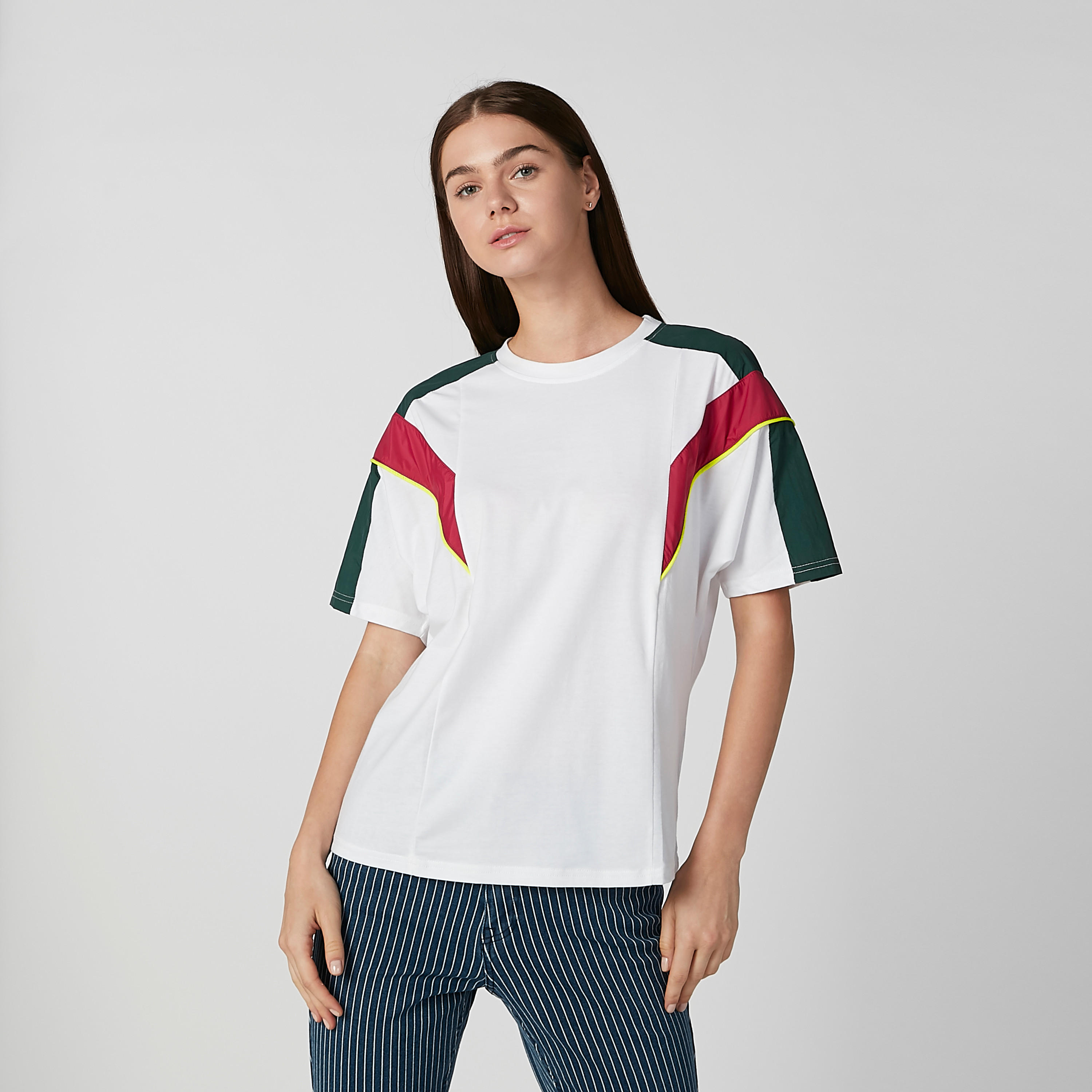 تيشيرت بياقة مستديرة وأكمام قصيرة وطبعات-women-clothing-tshirts-image-3