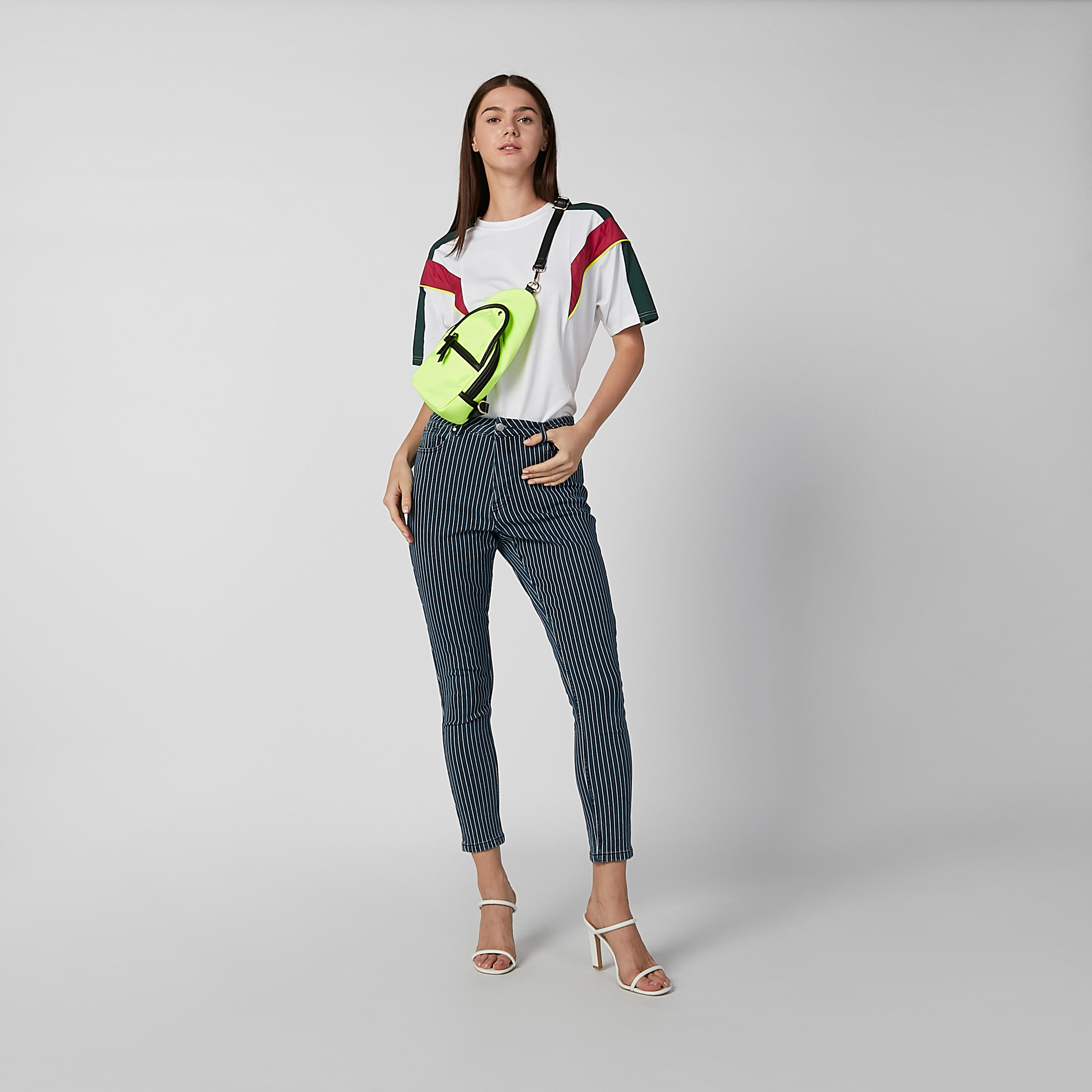 تيشيرت بياقة مستديرة وأكمام قصيرة وطبعات-women-clothing-tshirts-image-1