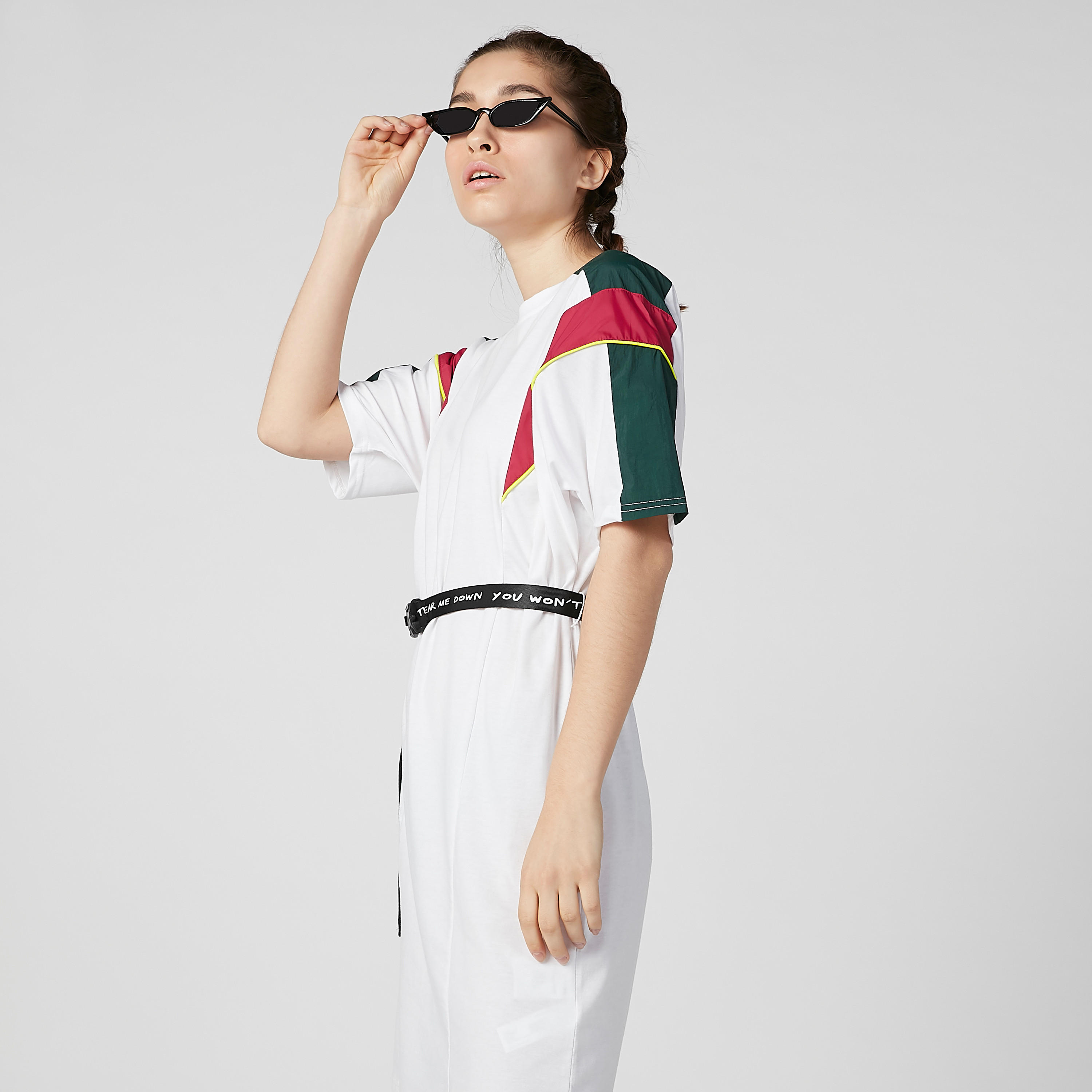فستان تيشيرت ميدي بنمط كتل الألوان بأكمام قصيرة وحزام بطبعات-women-clothing-dresses-image-3
