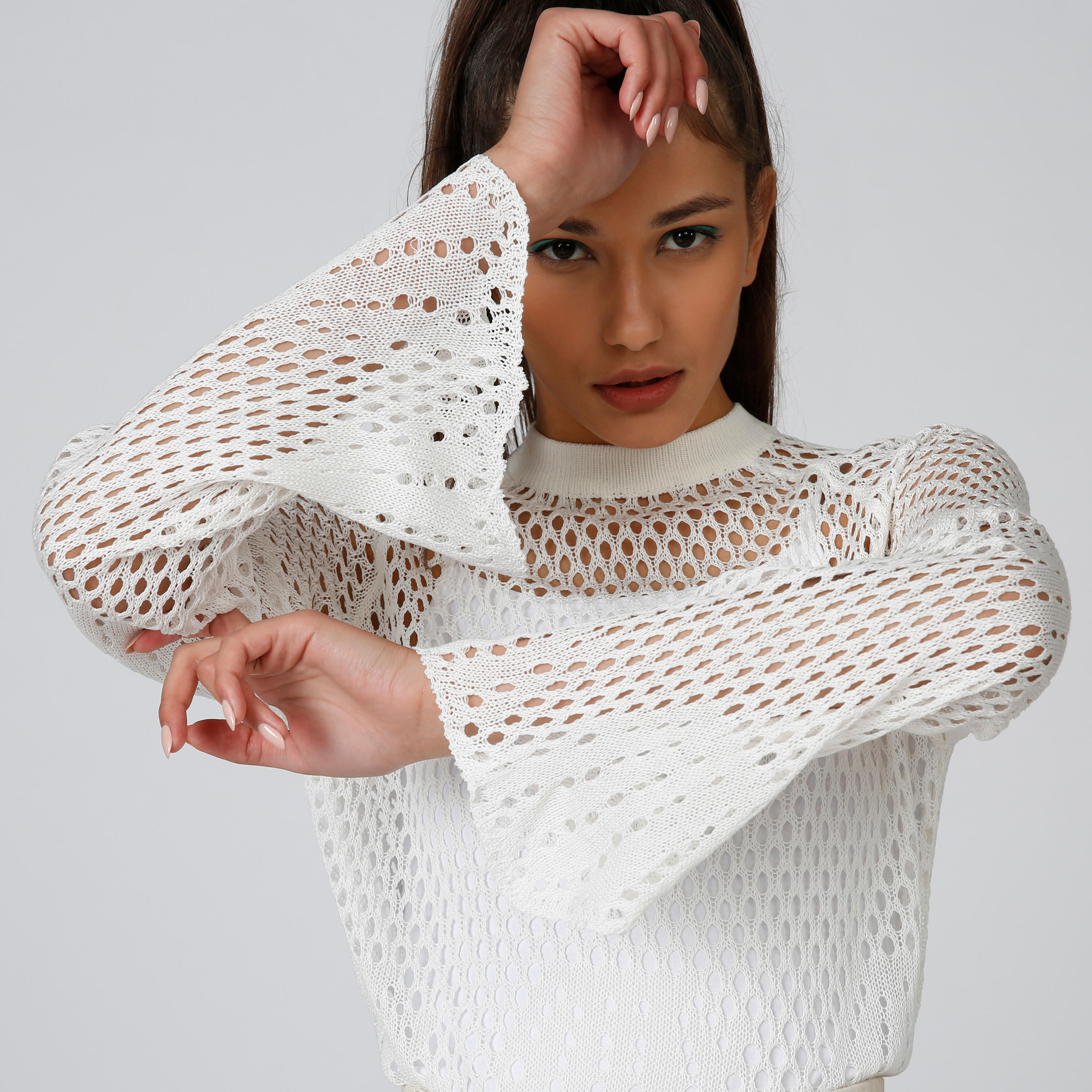 بلوزة دانتيل بياقة عالية وأكمام طويلة-women-clothing-shirtsandblouses-blouses-image-2