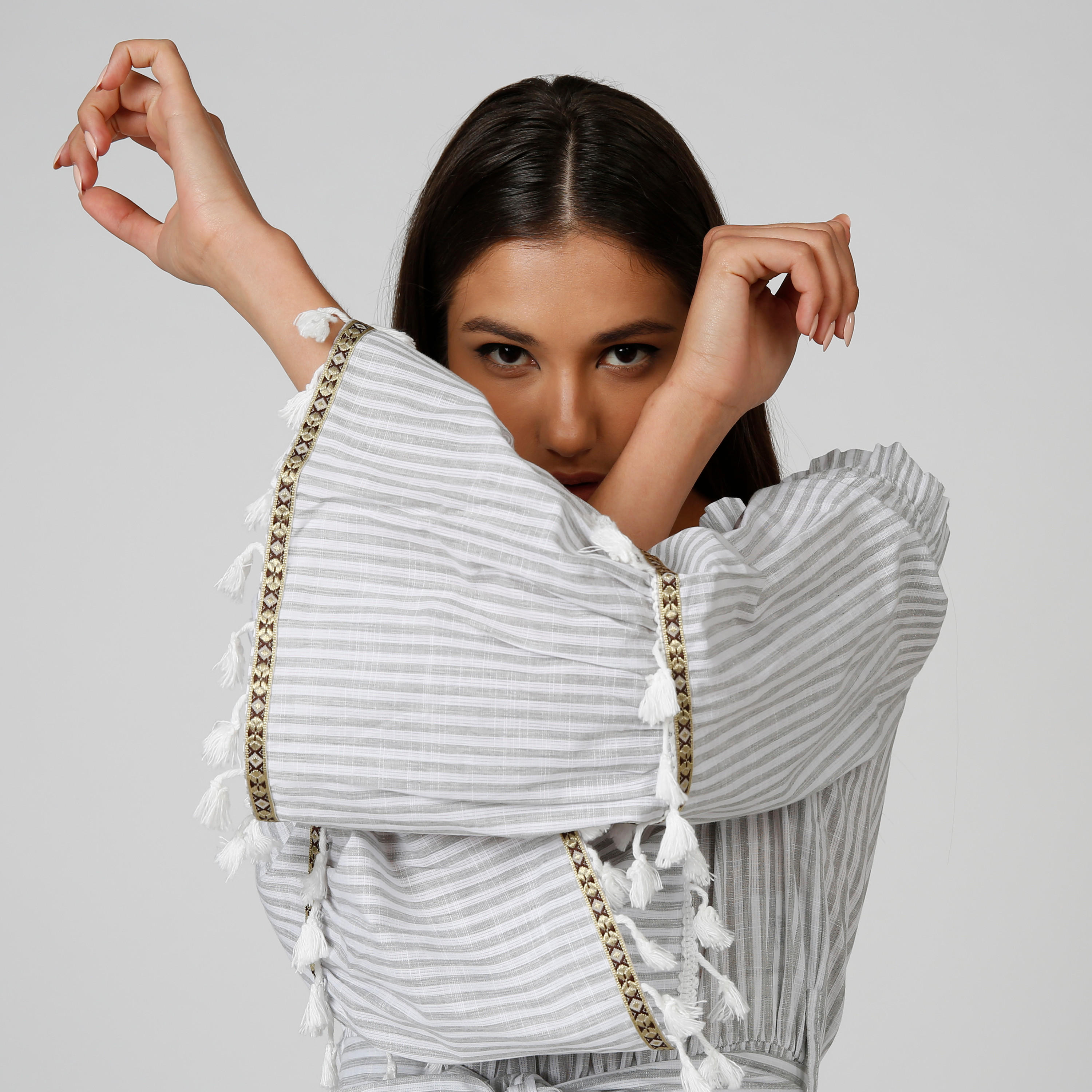 بلاي سوت ميدي مقلّم بأكتاف مكشوفة وأكمام طويلة وشُرّابات-women-clothing-jumpsuits-image-4