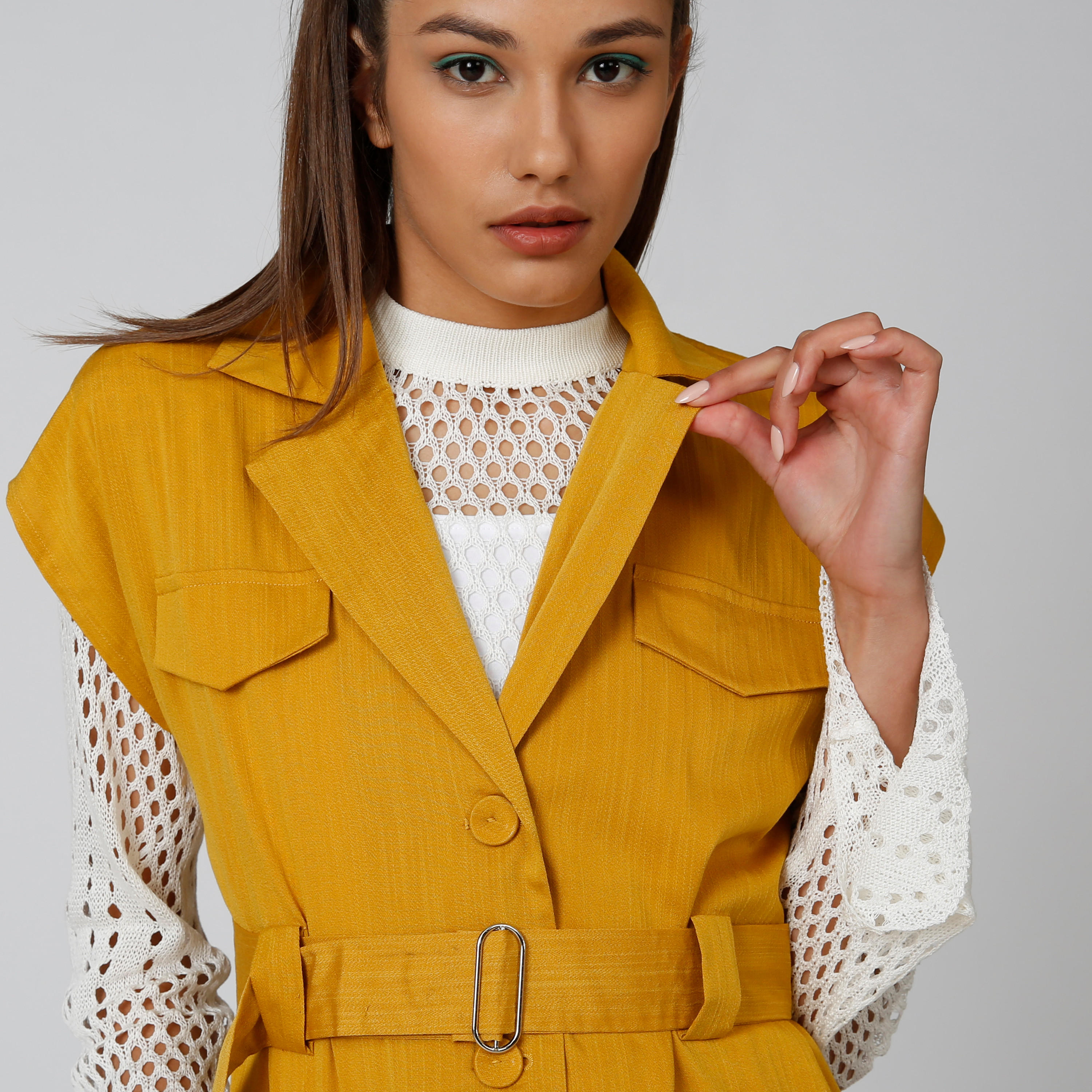 معطف سليم سادة دون أكمام بجيوب-women-clothing-coatsandjackets-coats-image-5