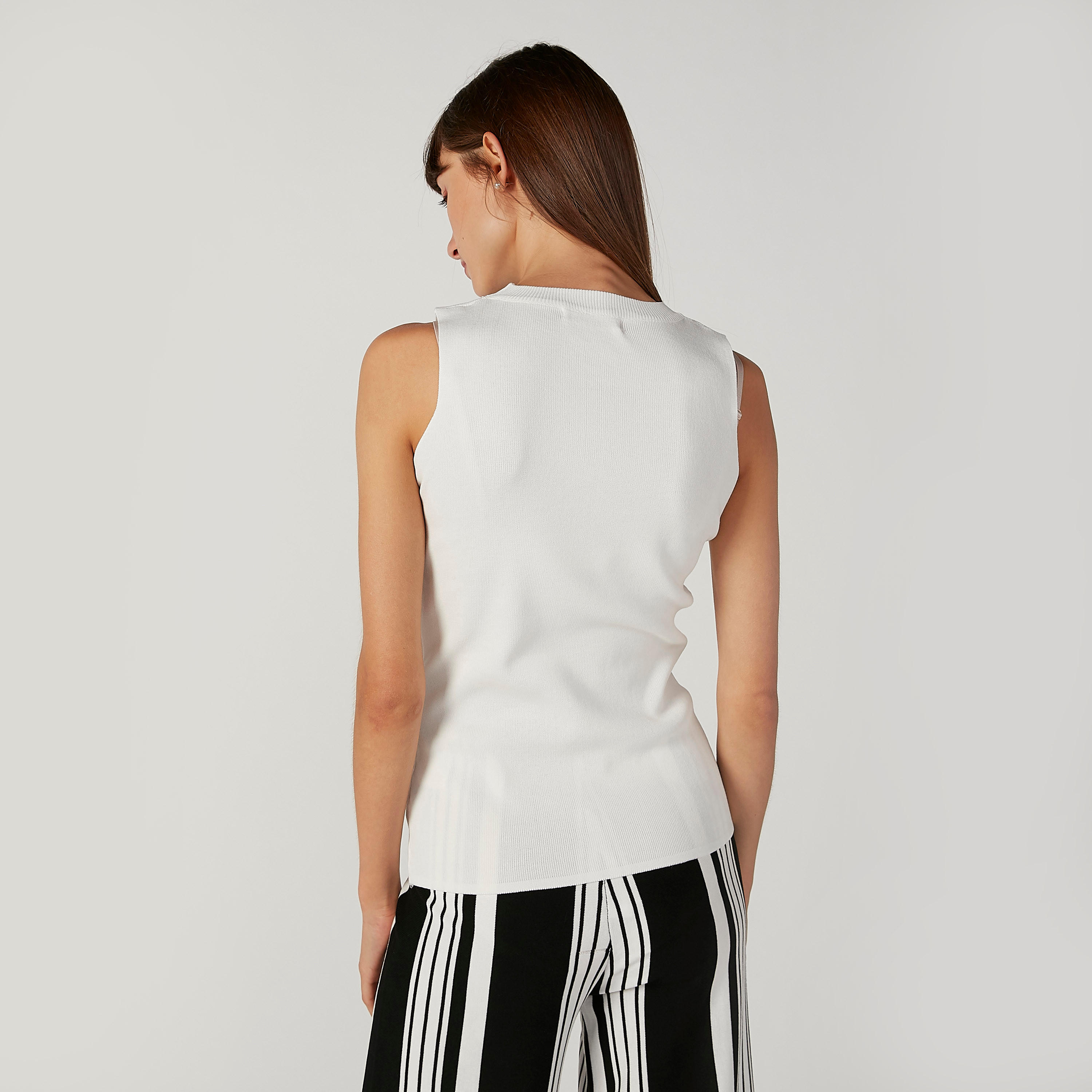 بلوزة دون أكمام بياقة مستديرة وتزيينات-women-clothing-shirtsandblouses-blouses-image-2