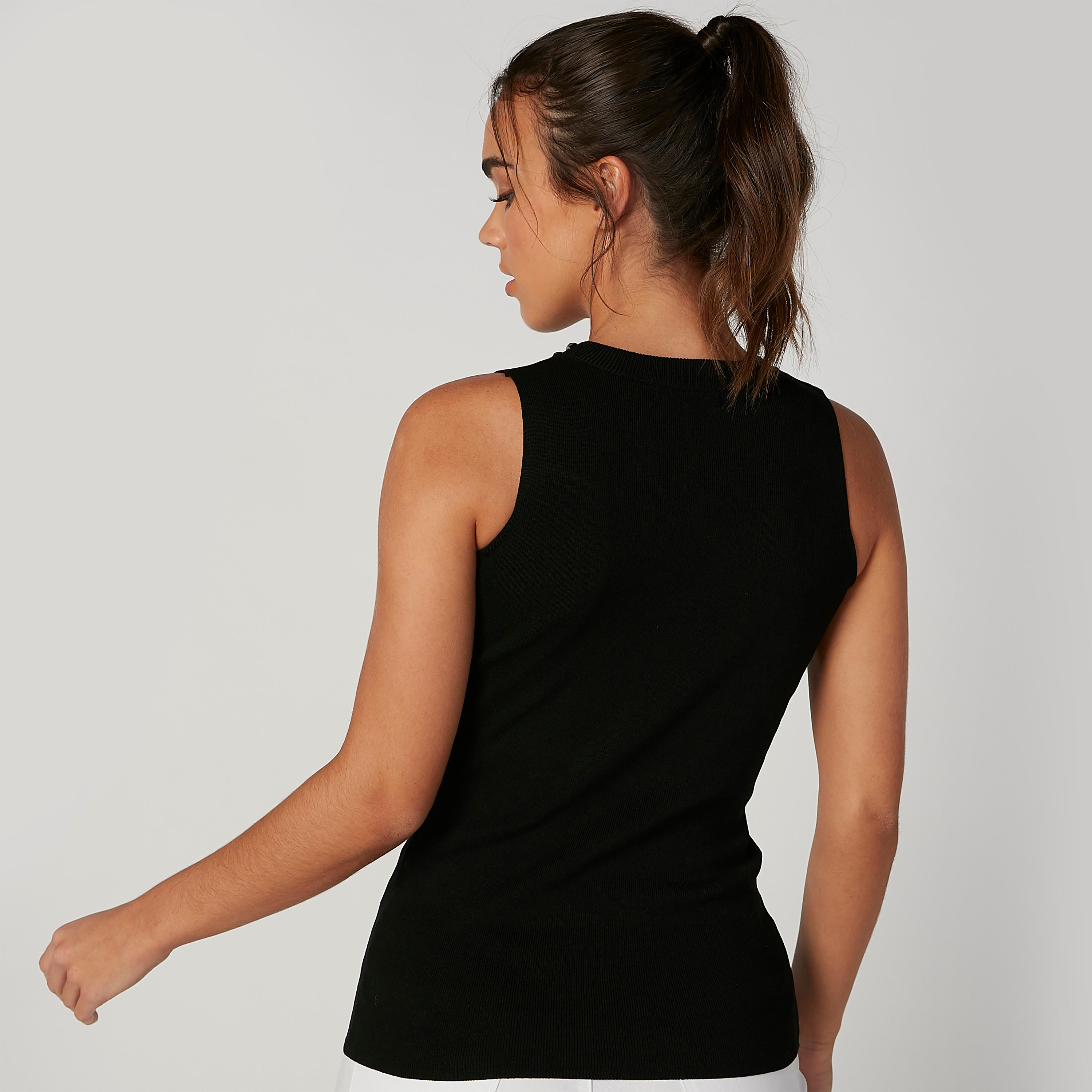 بلوزة مزيّنة دون أكمام بياقة مستديرة-women-clothing-tshirts-image-3