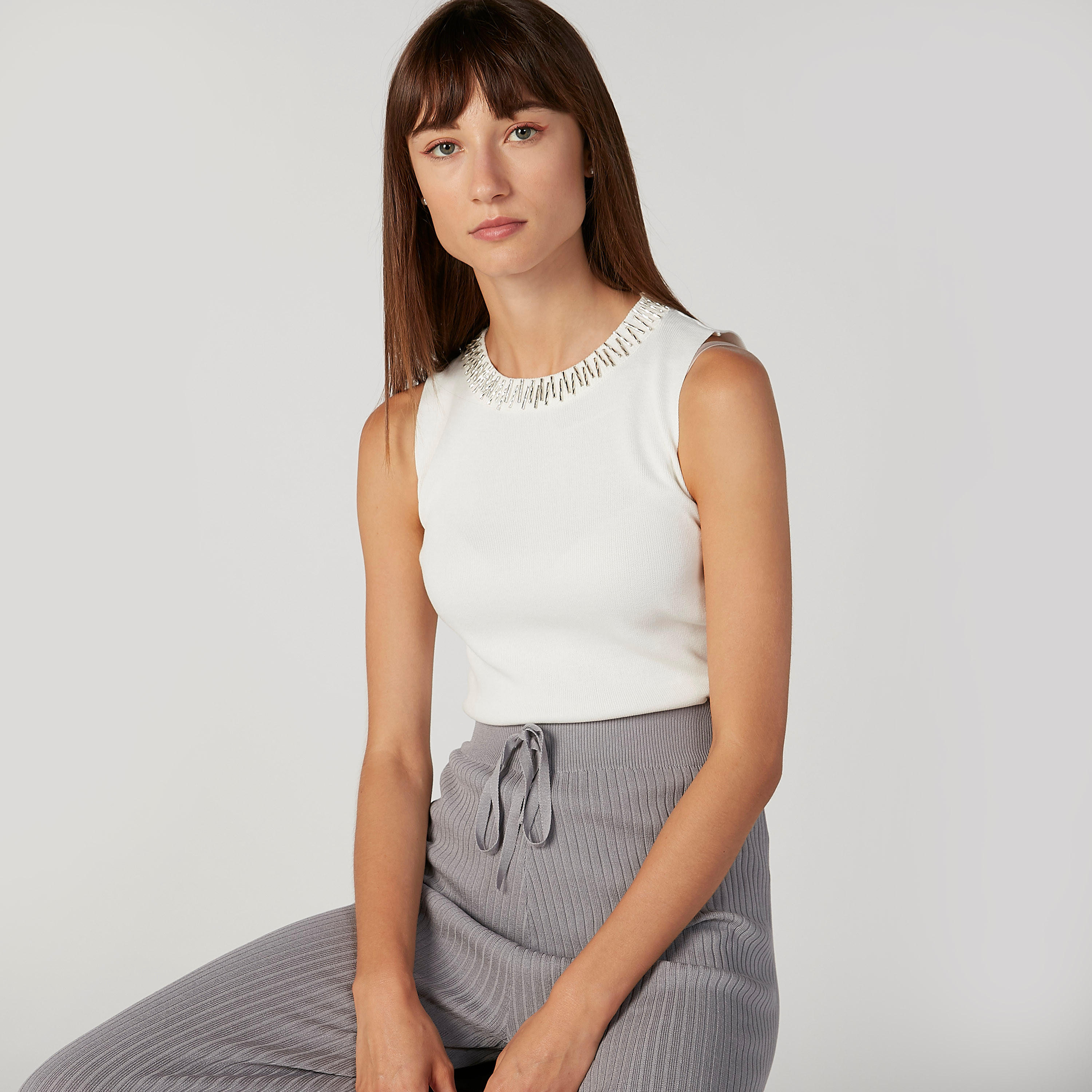 بلوزة دون أكمام بياقة مستديرة وتزيينات-women-clothing-shirtsandblouses-blouses-image-3