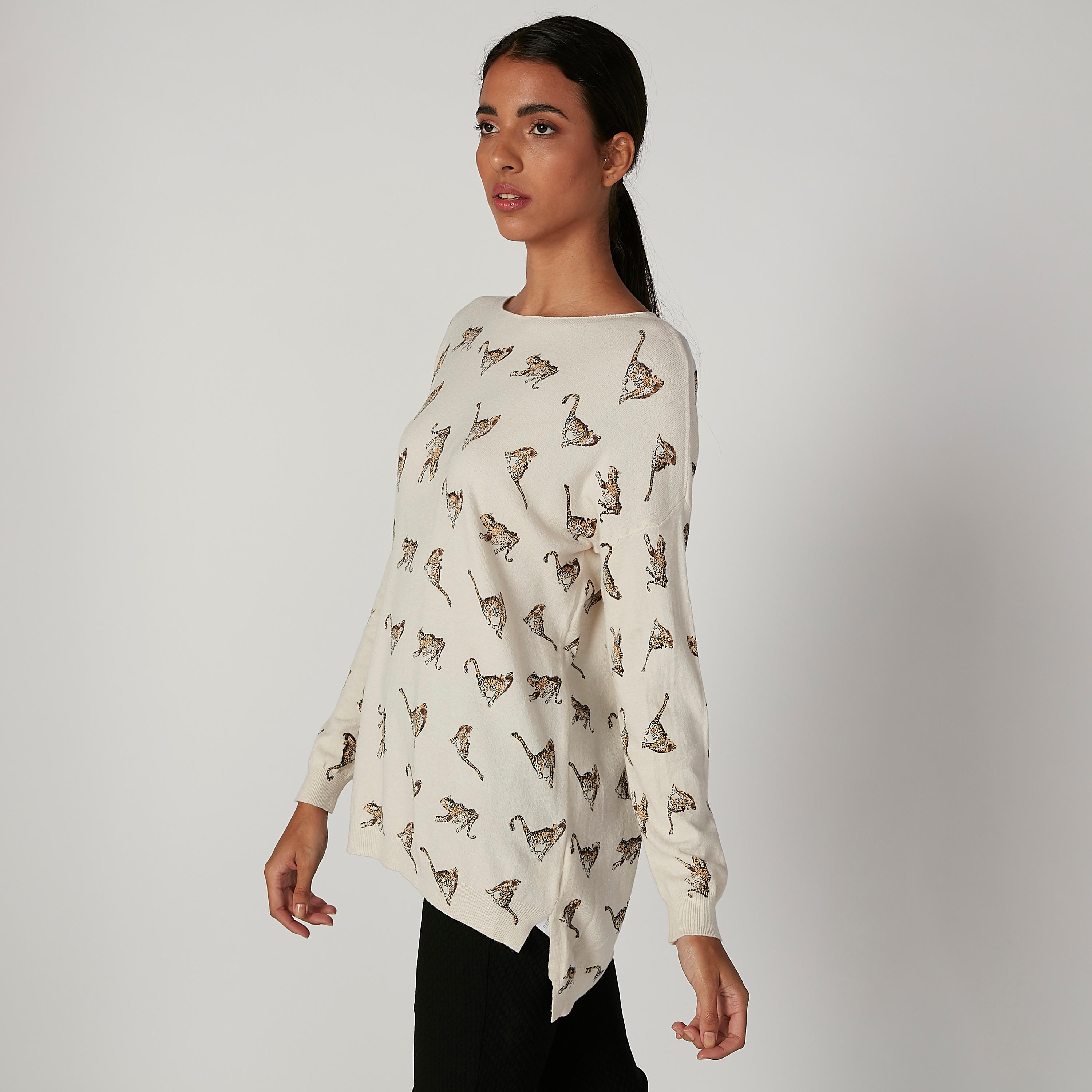 سويتشيرت بياقة مستديرة وأكمام طويلة وطبعات-women-winterwear-hoodiesandsweatshirts-sweatshirts-image-3