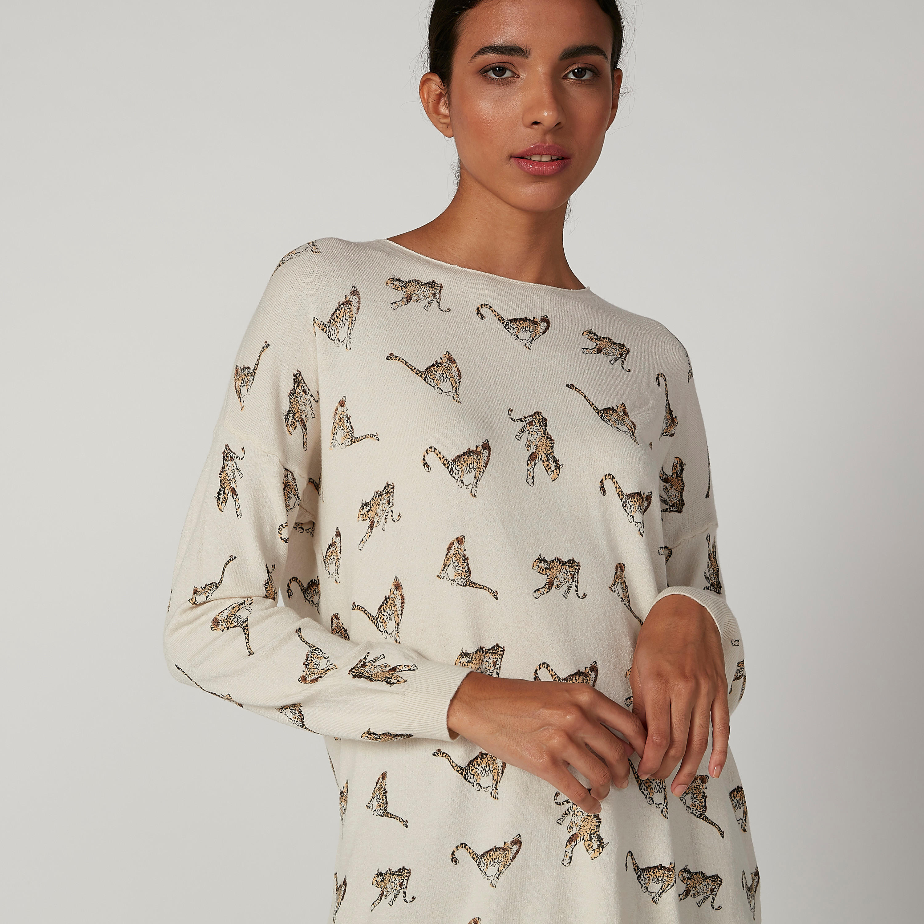 سويتشيرت بياقة مستديرة وأكمام طويلة وطبعات-women-winterwear-hoodiesandsweatshirts-sweatshirts-image-5