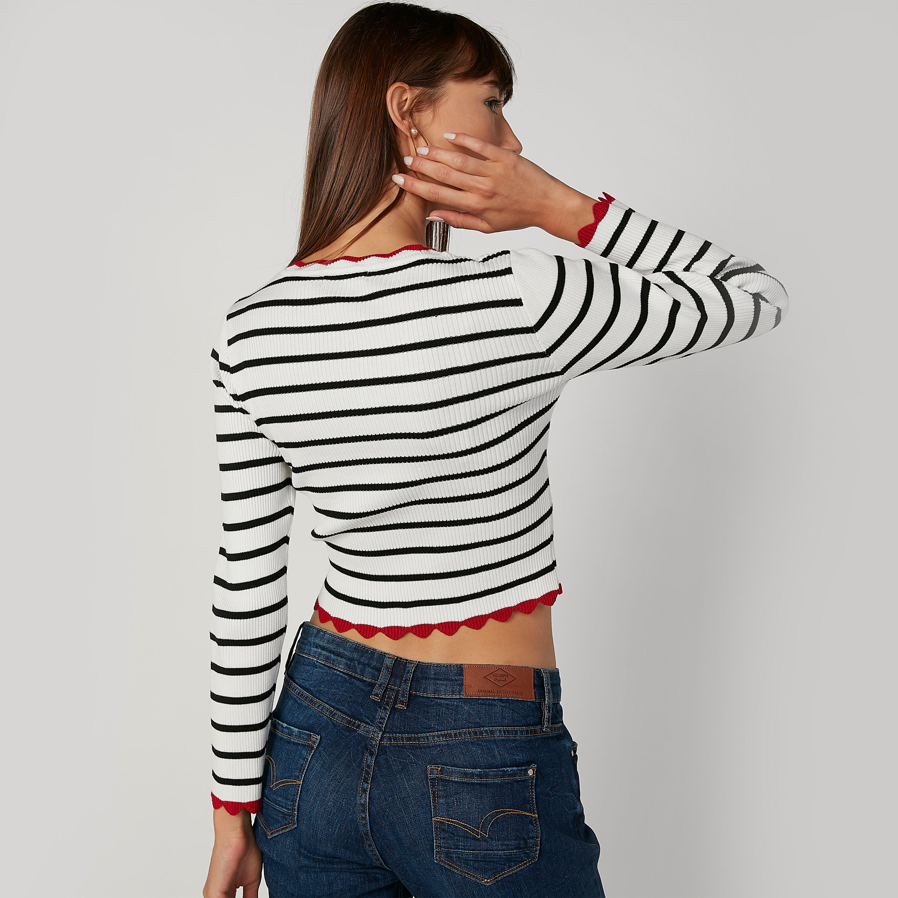 تيشيرت قصير سكيني مقلّم بياقة ضيّقة وأكمام طويلة-women-clothing-tshirts-image-2