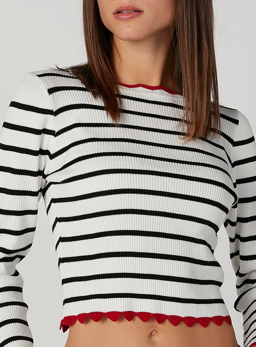 تيشيرت قصير سكيني مقلّم بياقة ضيّقة وأكمام طويلة-women-clothing-tshirts-image-4
