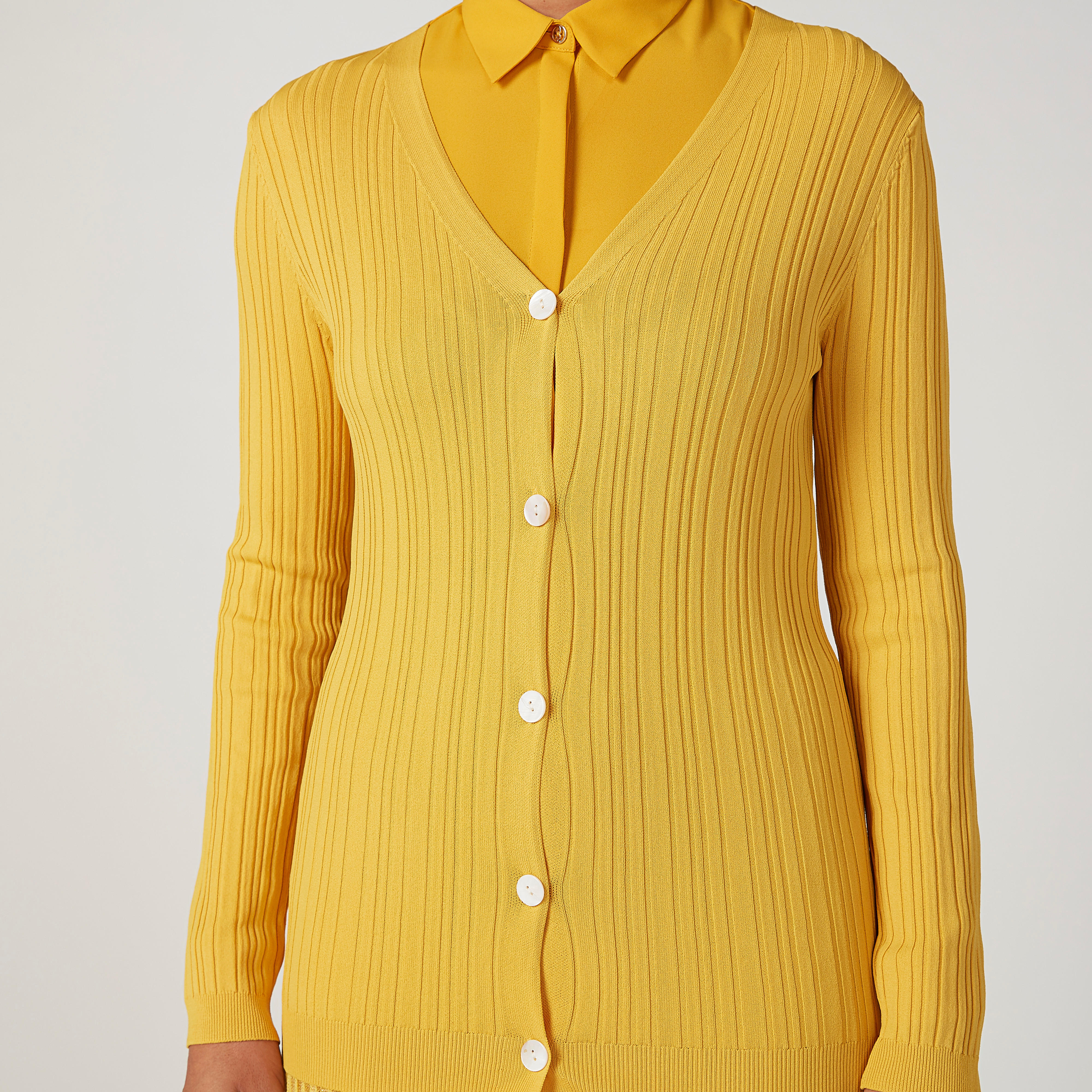 كارديجان بارز الملمس بياقة V وأكمام طويلة-women-winterwear-cardigansandjumpers-cardigans-image-3