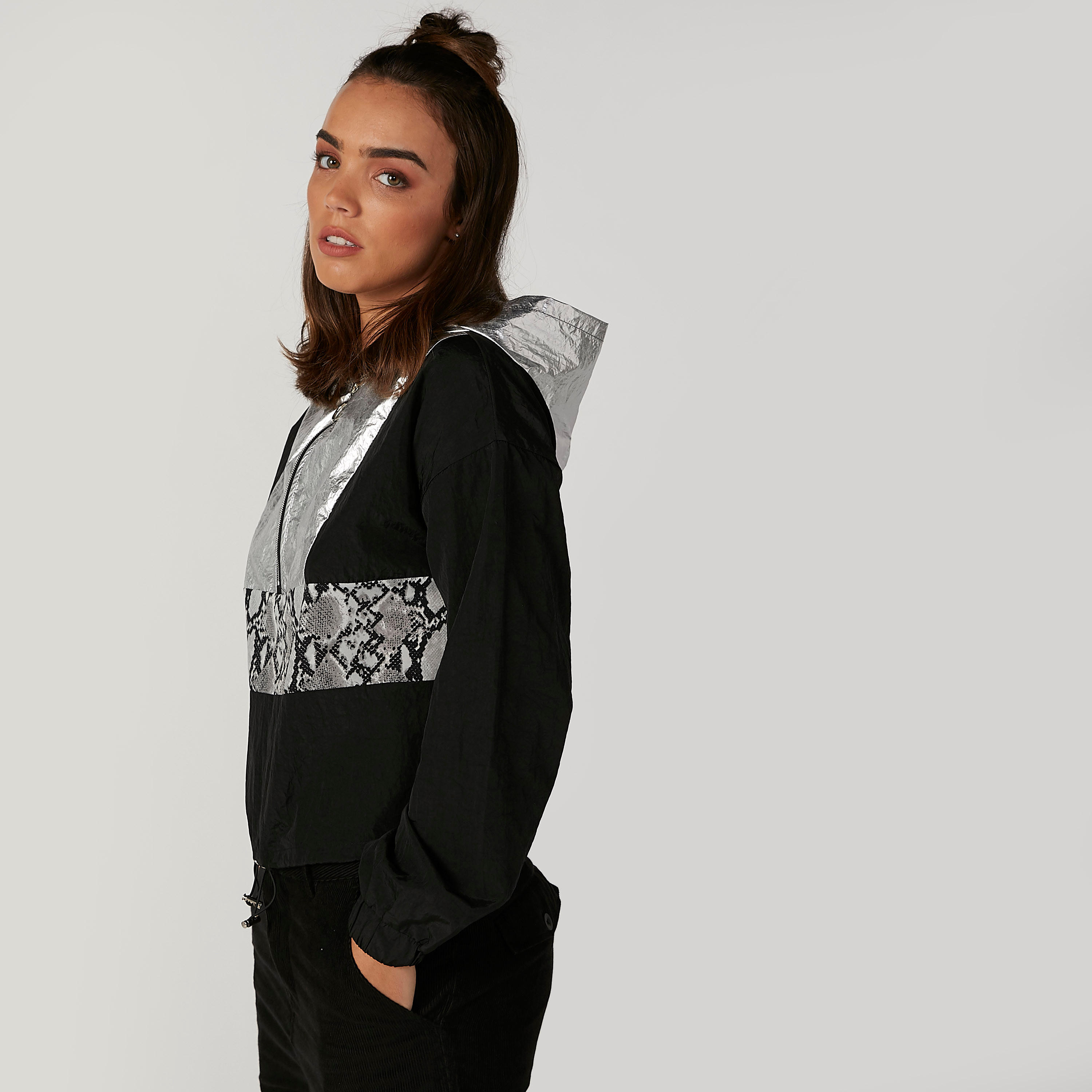 جاكيت بقبعة وأكمام طويلة وطبعات حيوانات-women-winterwear-coatsandjackets-jackets-image-3