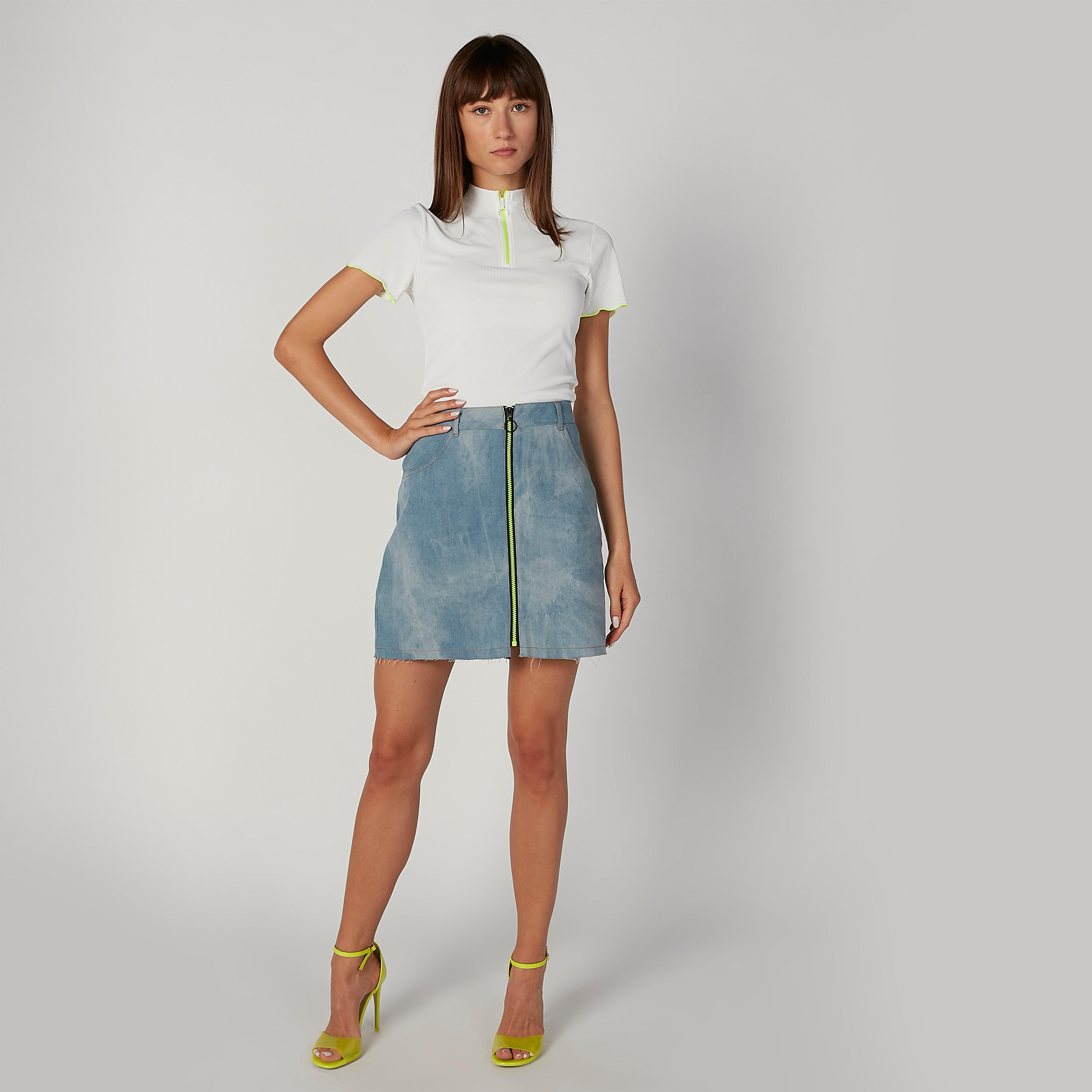 تنورة دينم قصيرة إيه لاين سادة بجيوب وسحّاب إغلاق-women-clothing-bottoms-skirts-image-2