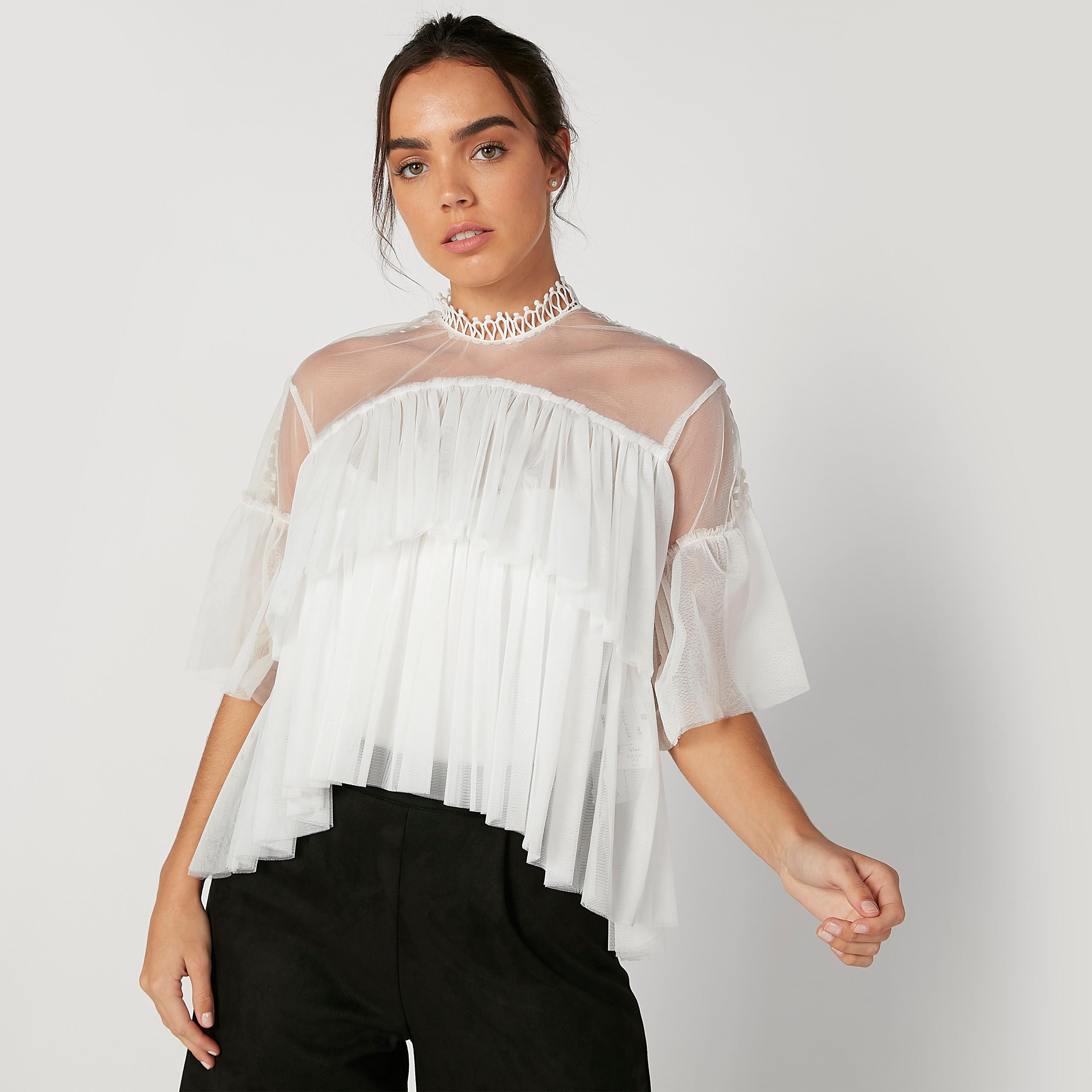 بلوزة دانتيل بياقة مستديرة وأكمام قصيرة-women-clothing-shirtsandblouses-blouses-image-1
