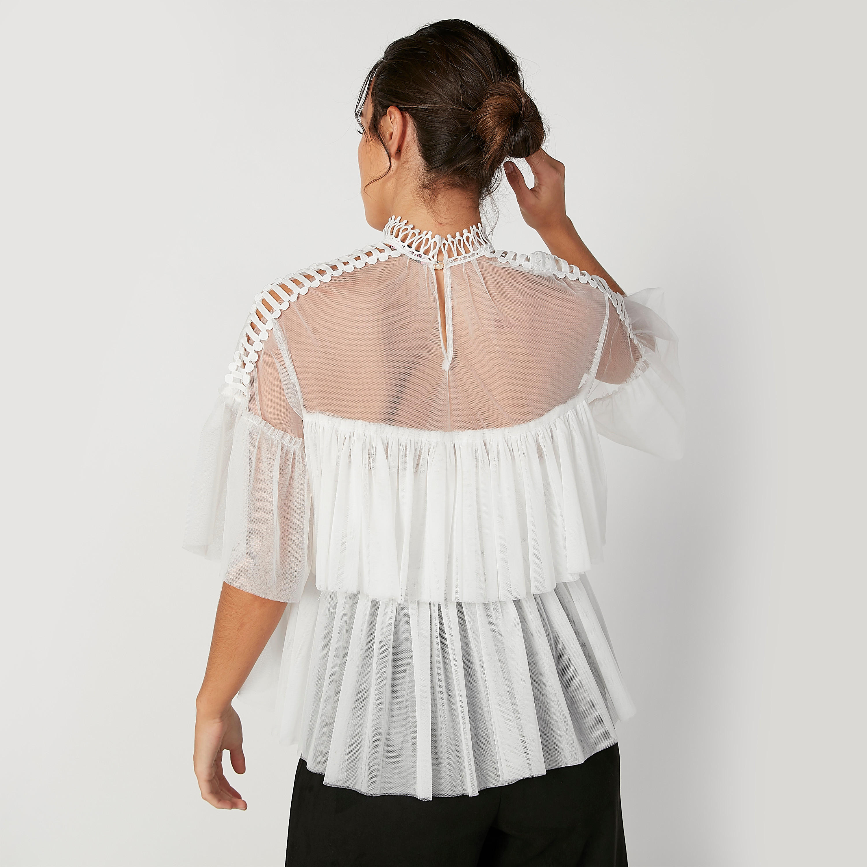 بلوزة دانتيل بياقة مستديرة وأكمام قصيرة-women-clothing-shirtsandblouses-blouses-image-2
