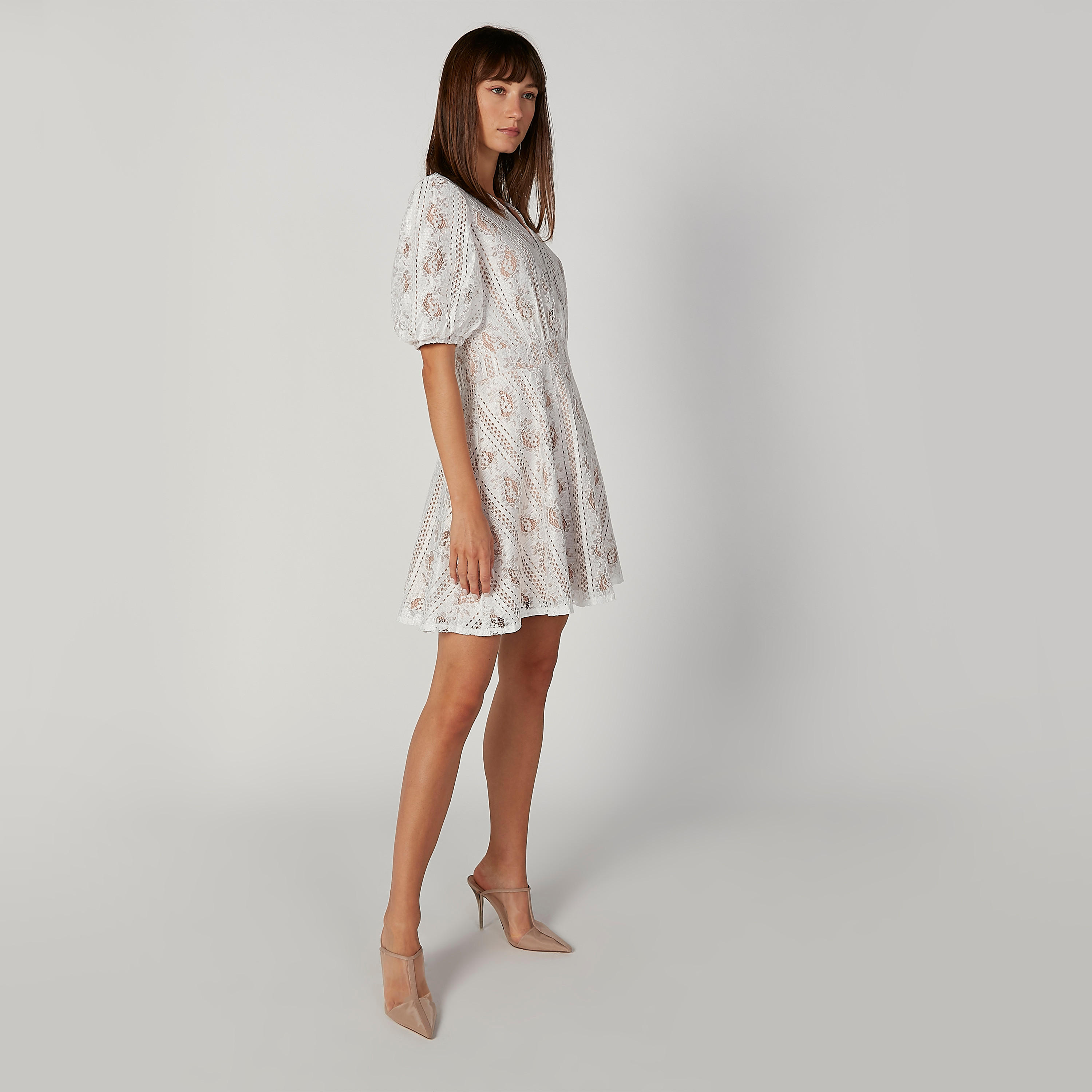 فستان دانتيل قصير واسع بياقة V وأكمام قصيرة-women-clothing-dresses-image-4