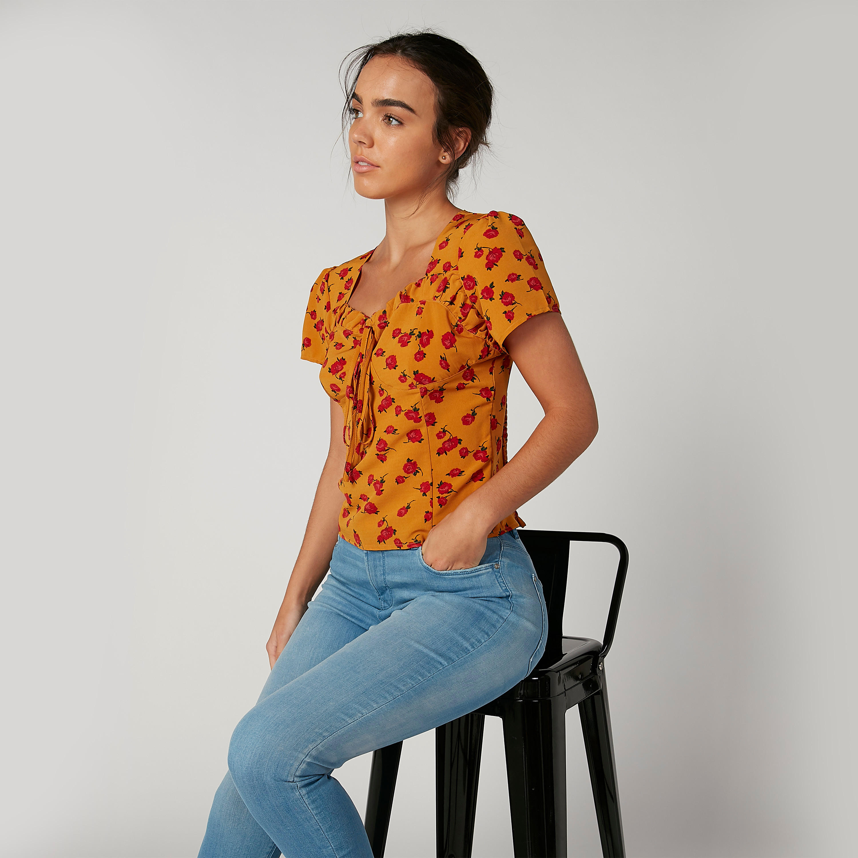 بلوزة سكيني بأكمام قصيرة وأربطة وطبعات-women-clothing-shirtsandblouses-blouses-image-2
