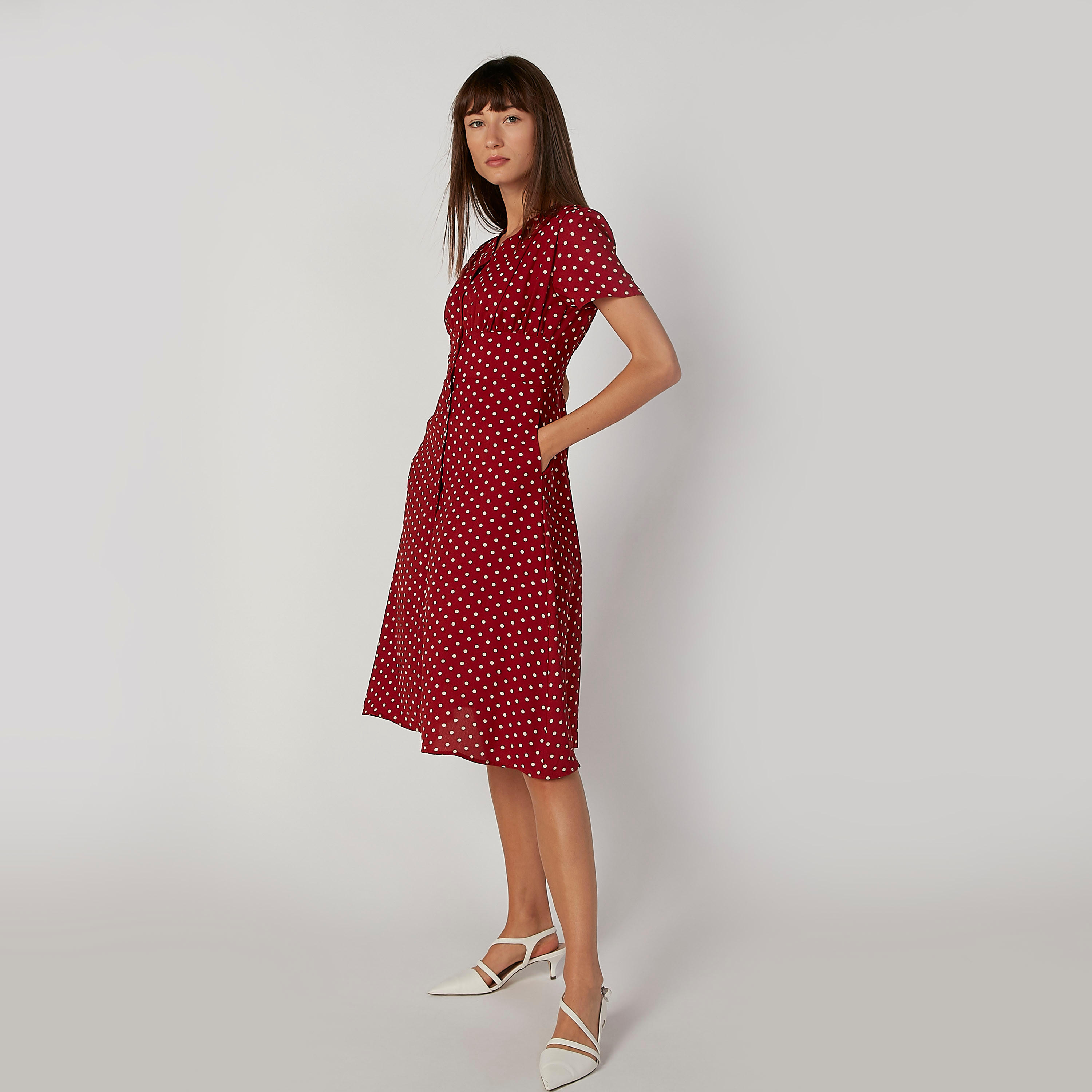فستان ميدي إيه لاين بياقة V وأكمام قصيرة وطبعات منقطّة-women-clothing-dresses-image-3