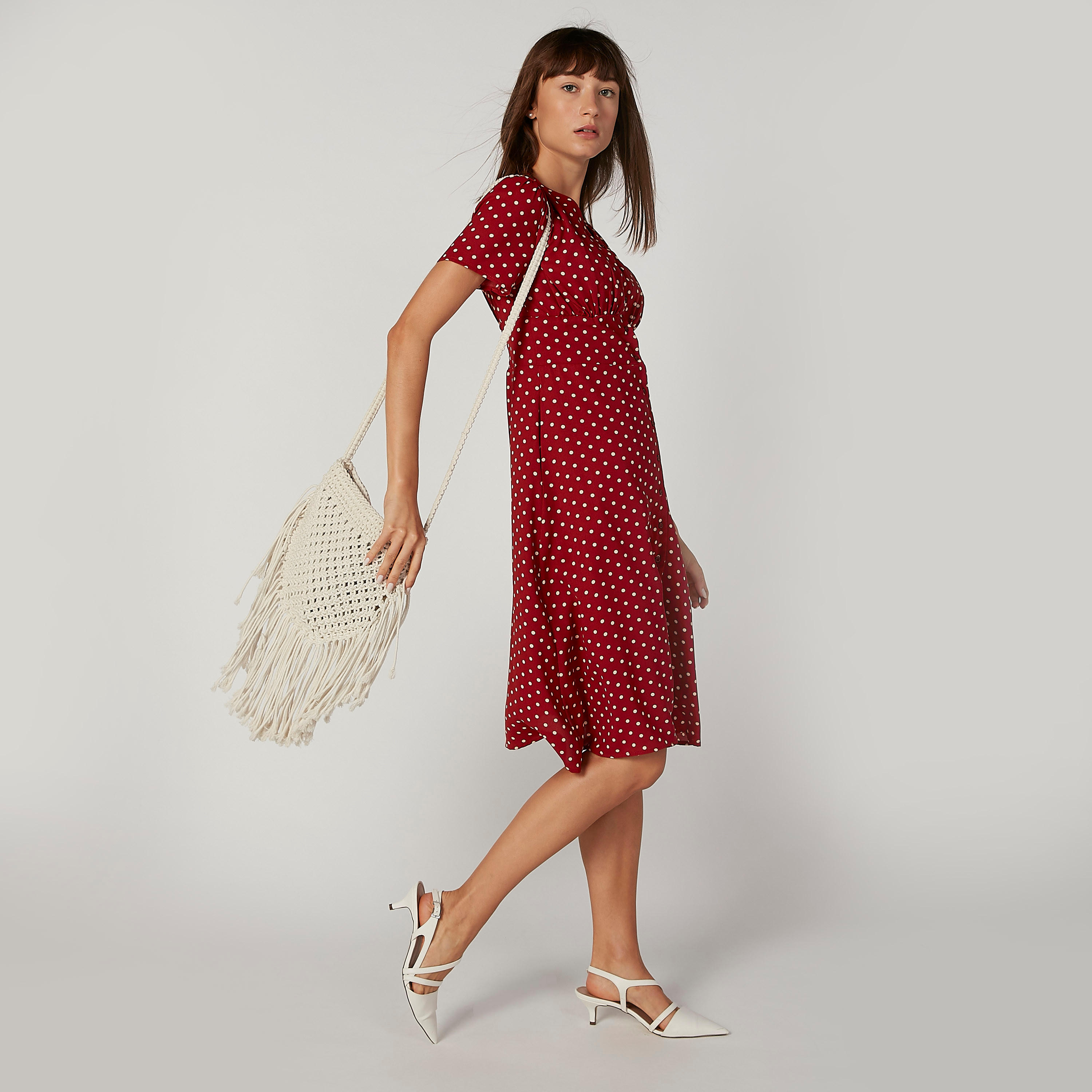 فستان ميدي إيه لاين بياقة V وأكمام قصيرة وطبعات منقطّة-women-clothing-dresses-image-4