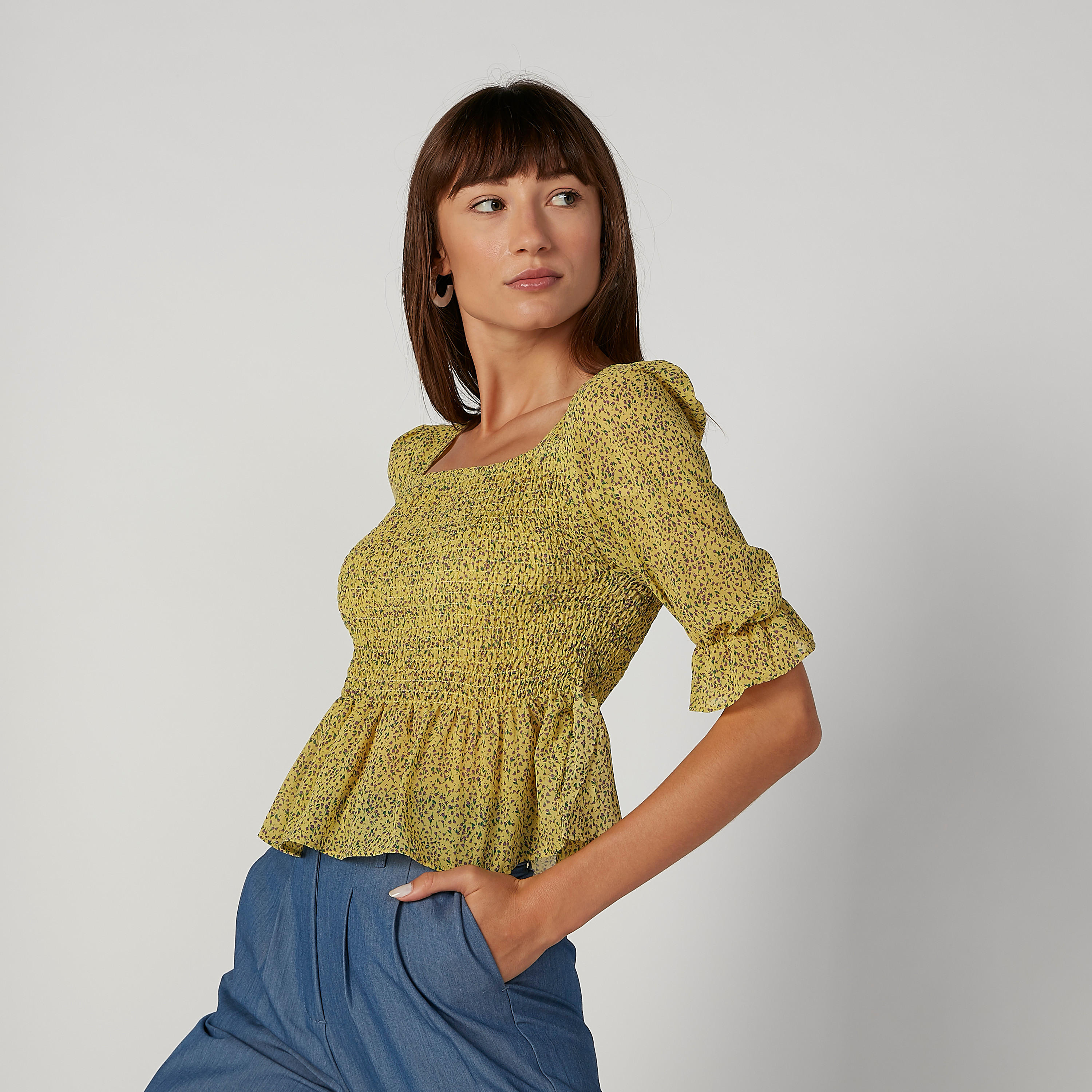 بلوزة قصيرة سكيني بياقة مربّعة وأكمام واسعة وطبعات-women-clothing-shirtsandblouses-blouses-image-4