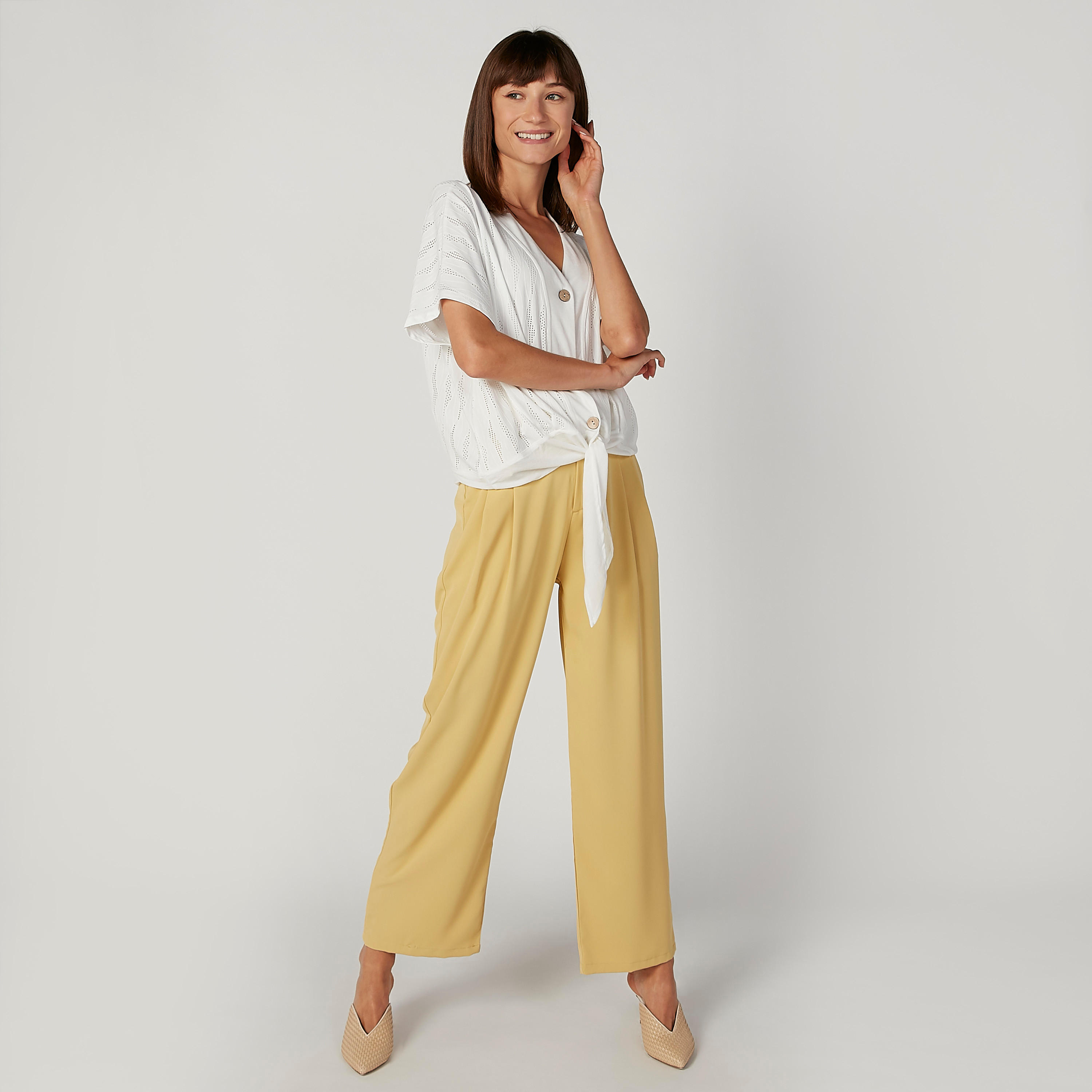 بلوزة بارزة الملمس بياقة V وأربطة-women-clothing-shirtsandblouses-blouses-image-1