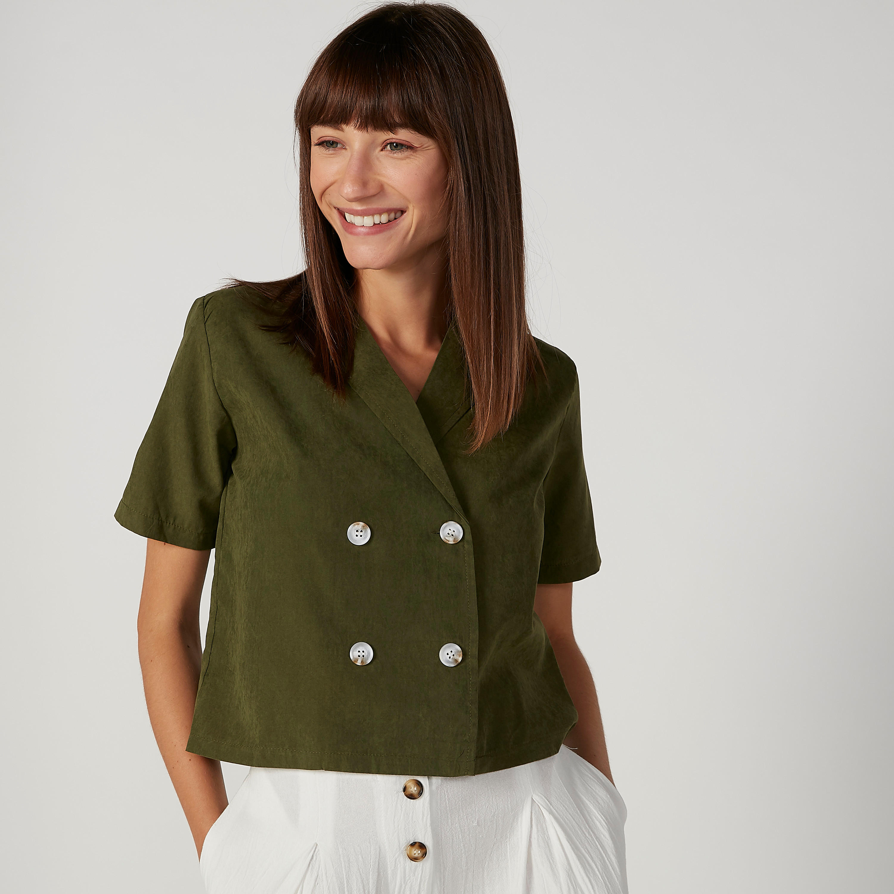 بليزر سادة بقصّة واسعة وأكمام قصيرة-women-clothing-coatsandjackets-blazers-image-5