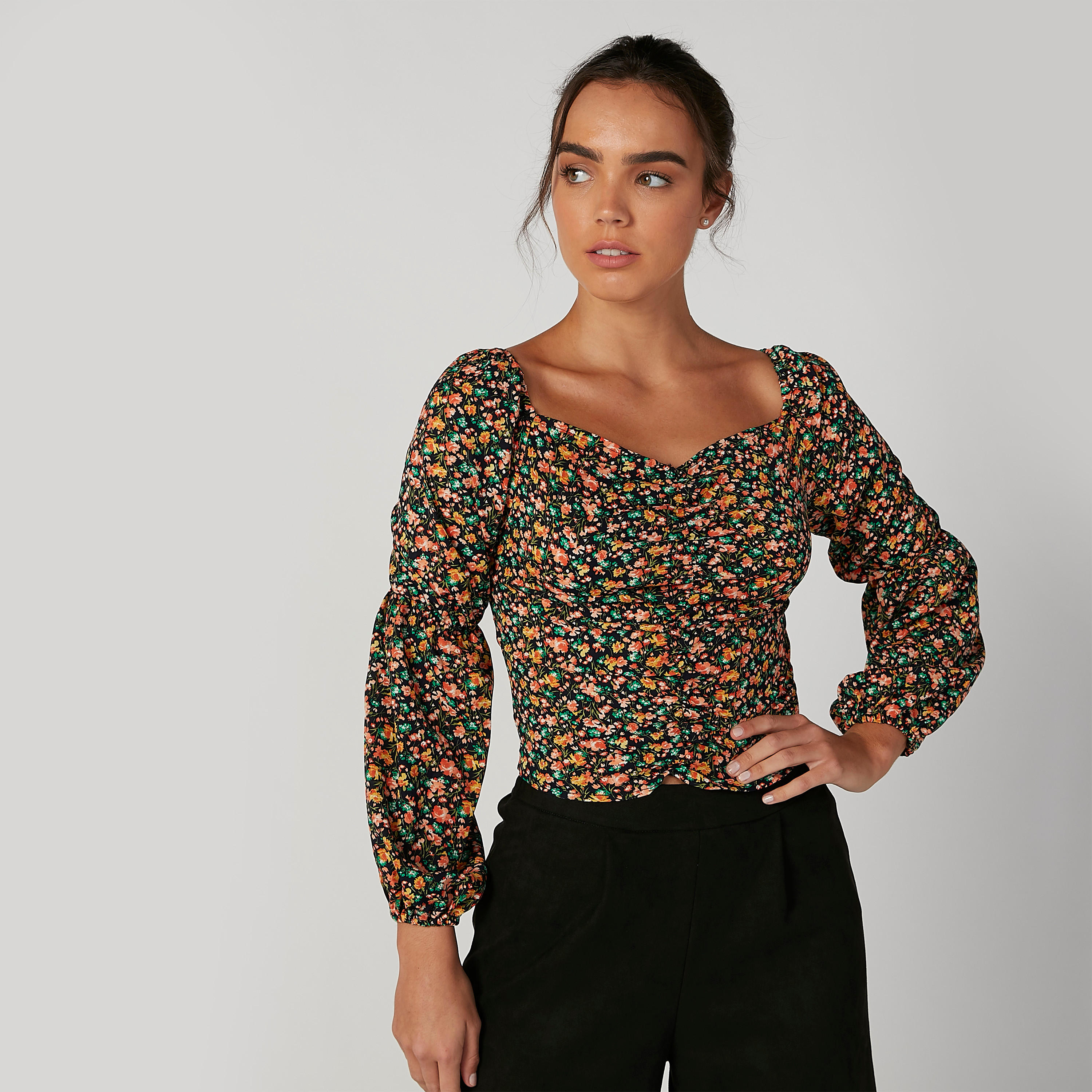 بلوزة سكيني بياقة سويت هارت وأكمام طويلة وطبعات زهرية-women-clothing-shirtsandblouses-blouses-image-1