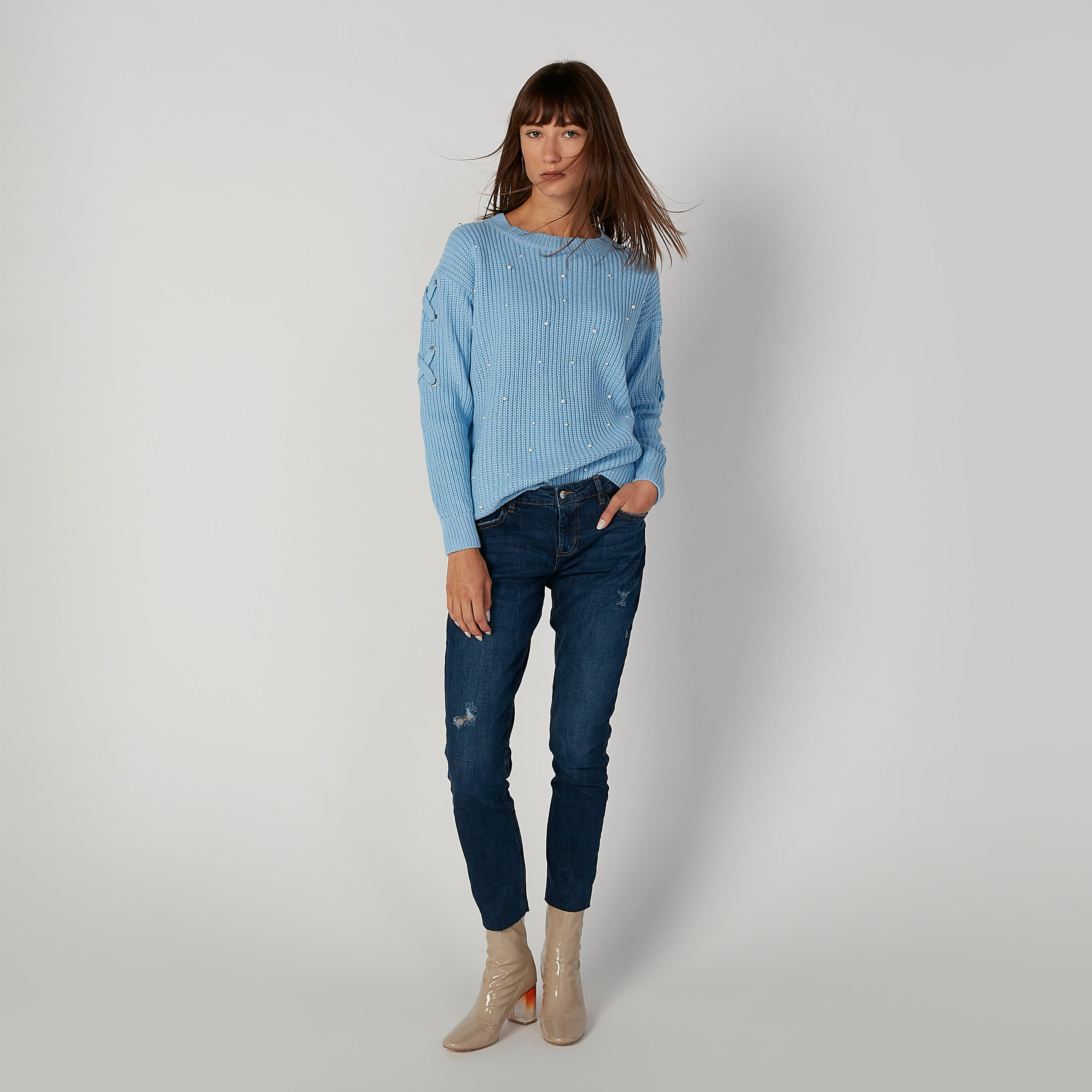 كنزة بأكمام طويلة وياقة مستديرة وتفاصيل لؤلؤ-women-clothing-cardigansandjumpers-jumpers-image-1
