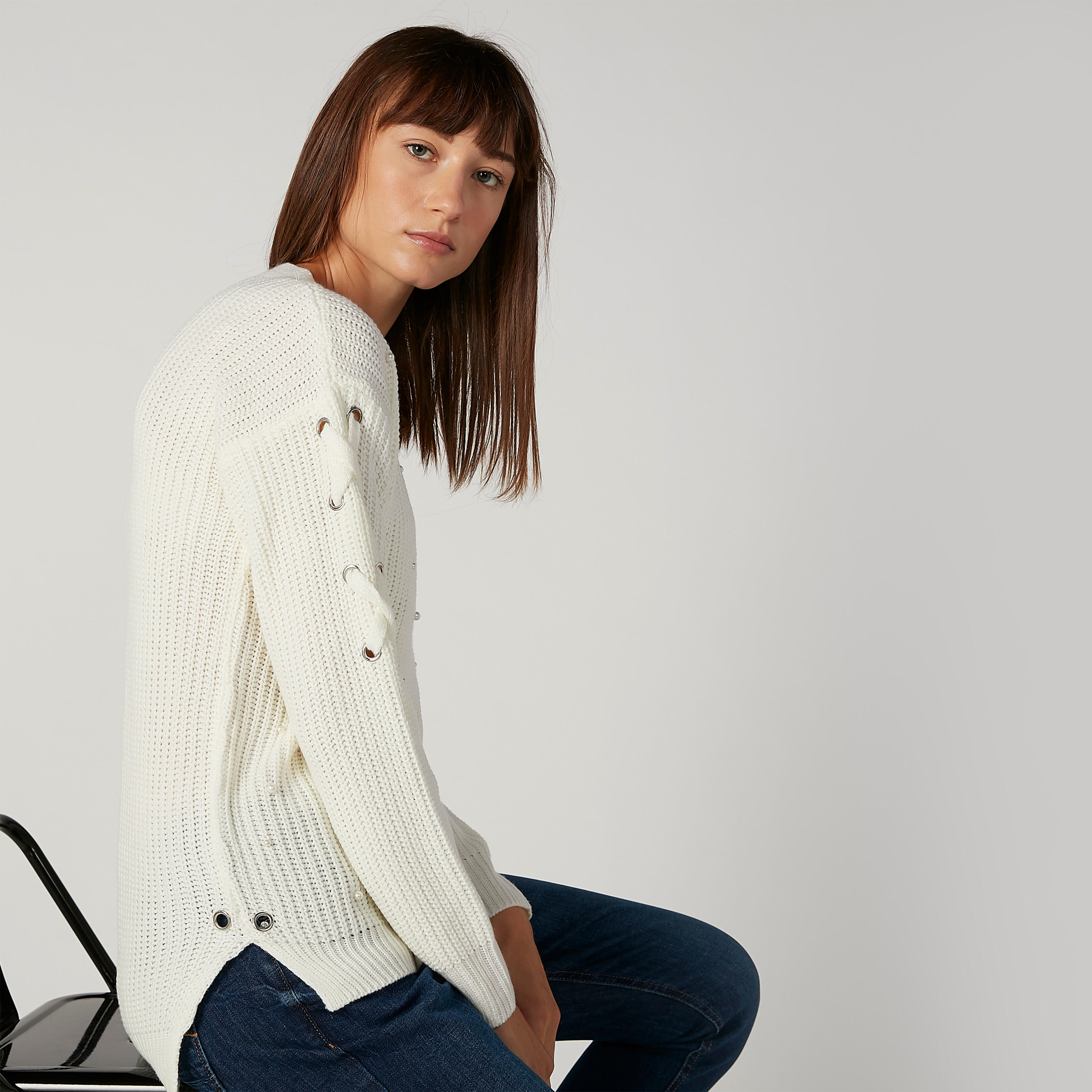 كنزة بأكمام طويلة وياقة مستديرة وتفاصيل لؤلؤ-women-clothing-cardigansandjumpers-jumpers-image-3