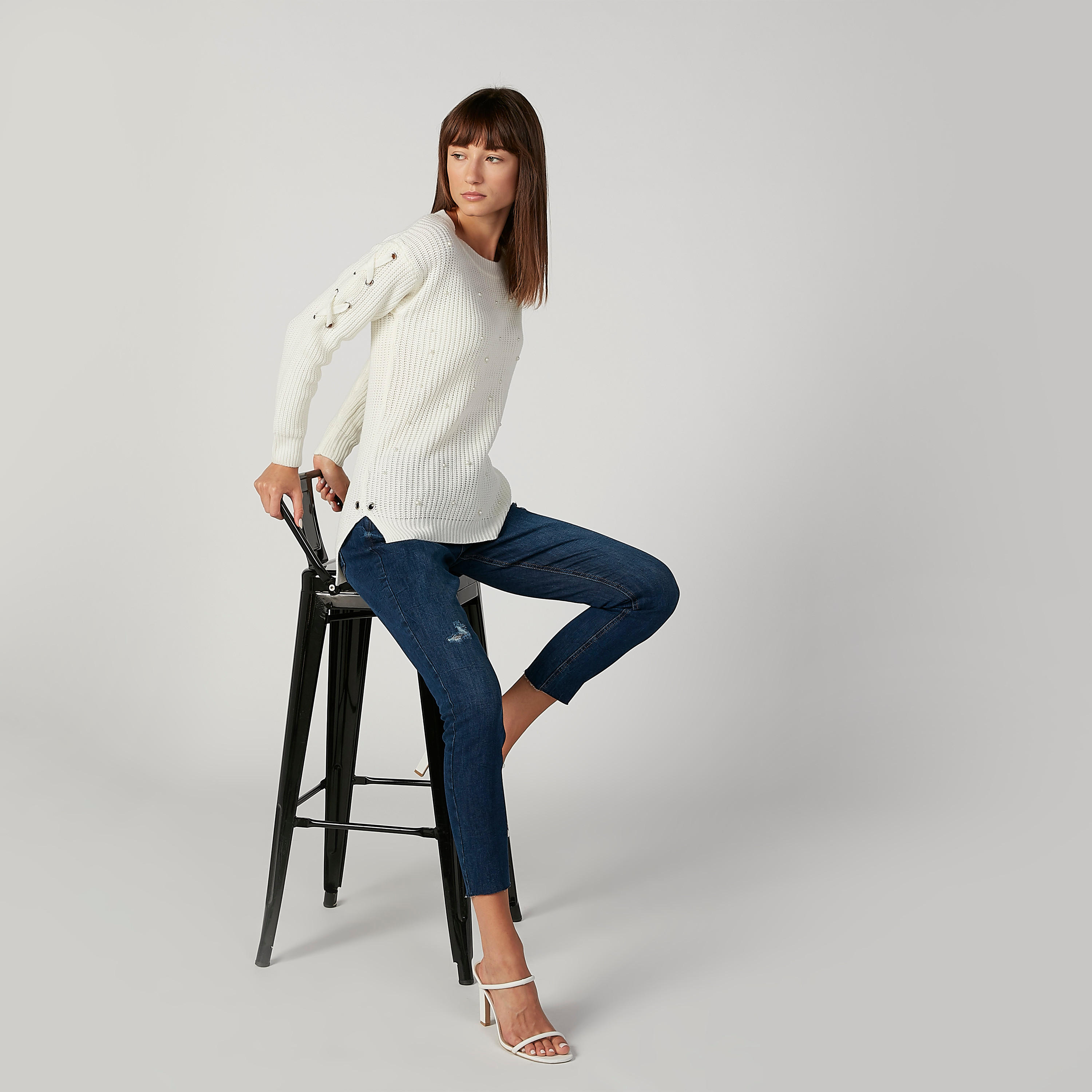 كنزة بأكمام طويلة وياقة مستديرة وتفاصيل لؤلؤ-women-clothing-cardigansandjumpers-jumpers-image-5