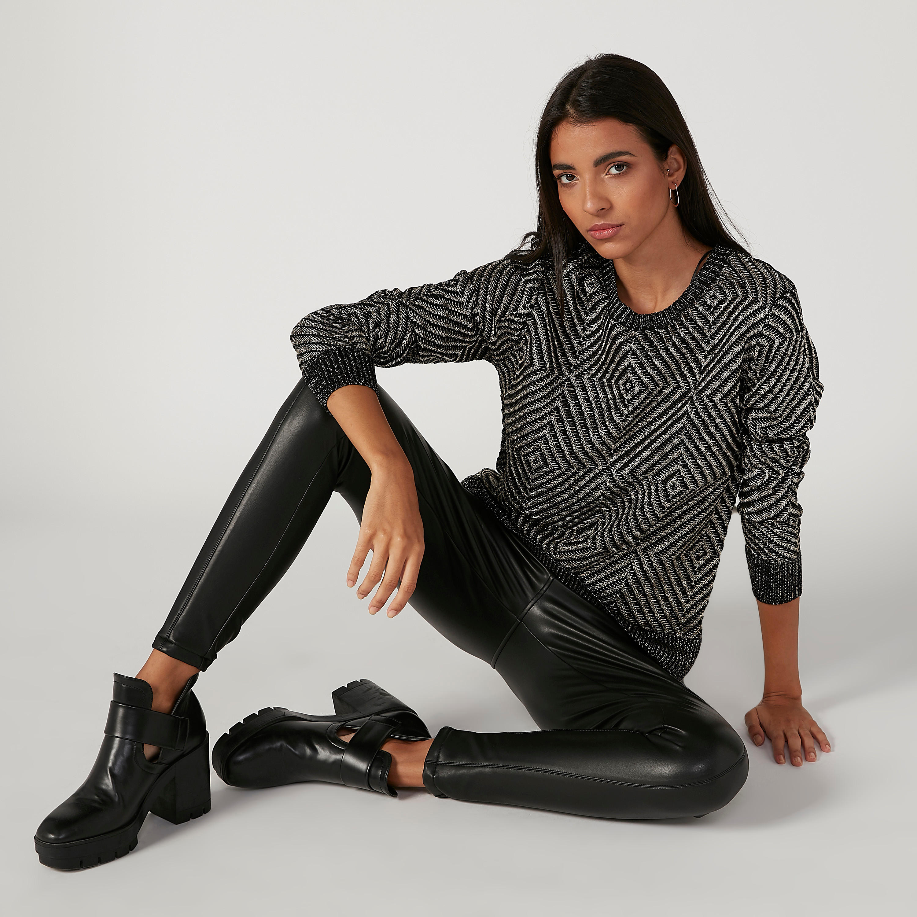 كنزة بارزة الملمس بياقة مستديرة وأكمام طويلة-women-clothing-cardigansandjumpers-jumpers-image-2