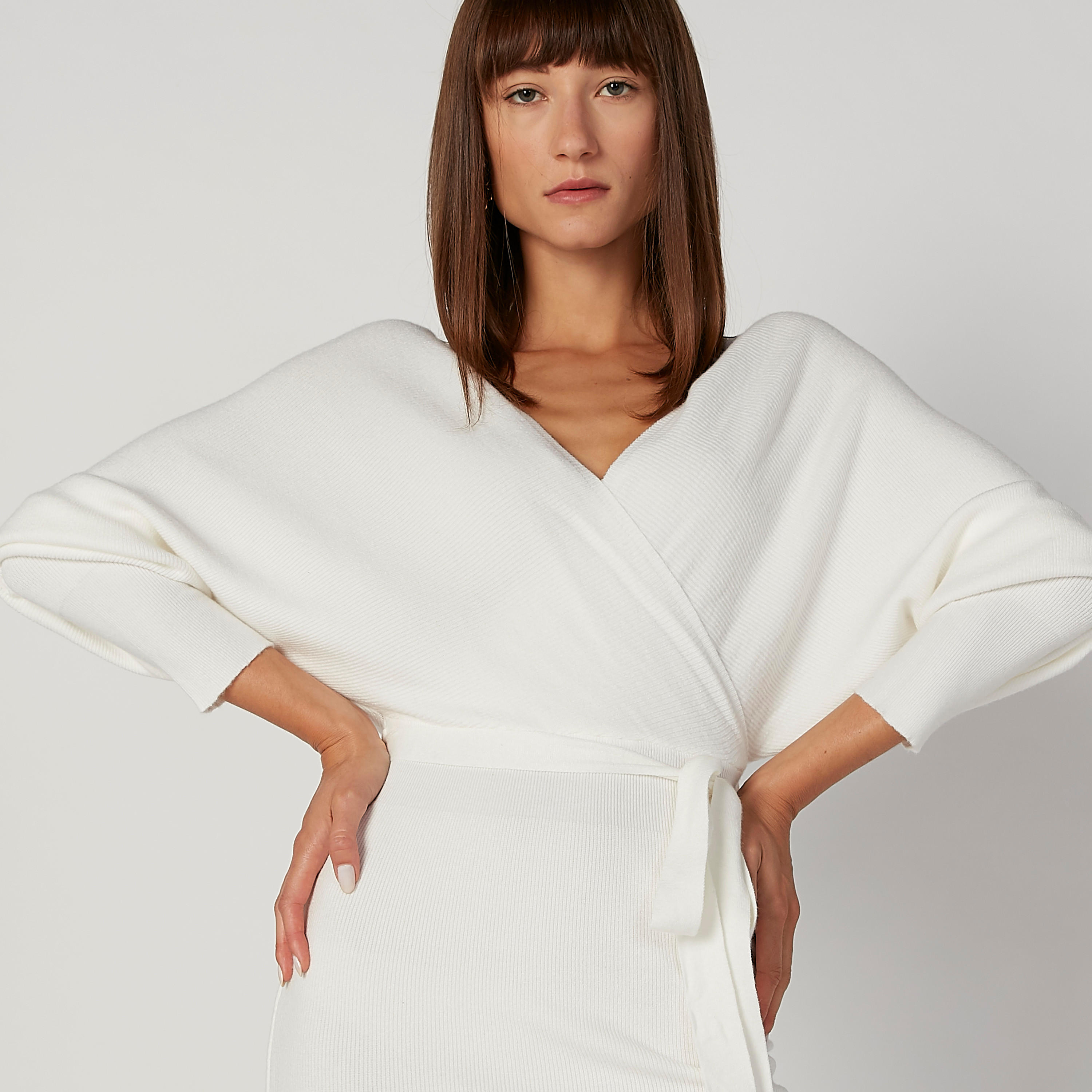 فستان ميدي بارز الملمس بقصّة ضيقة وأكمام طويلة وأربطة-women-clothing-dresses-image-5