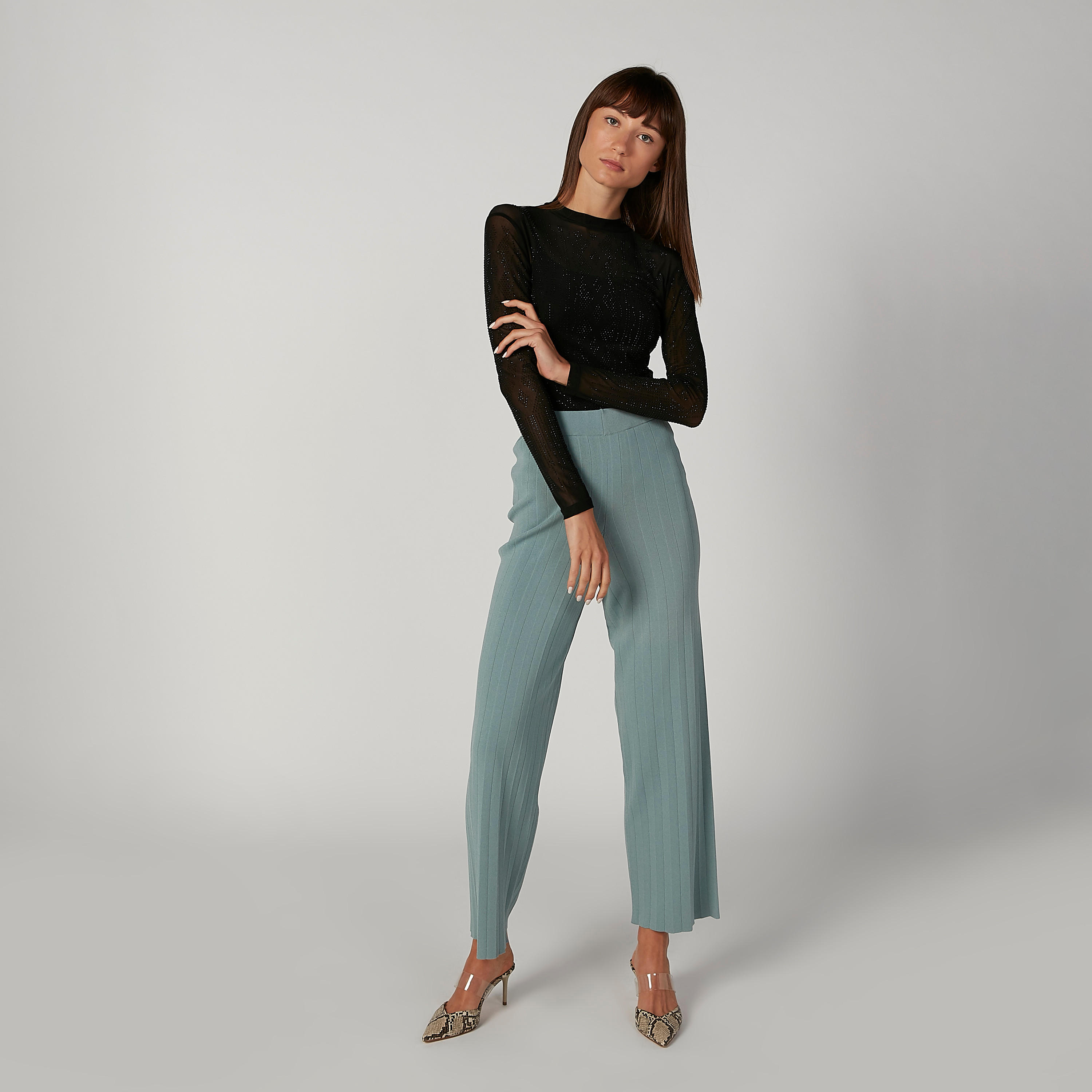 بلوزة مزيّنة بياقة عالية وأكمام طويلة-women-clothing-shirtsandblouses-blouses-image-4