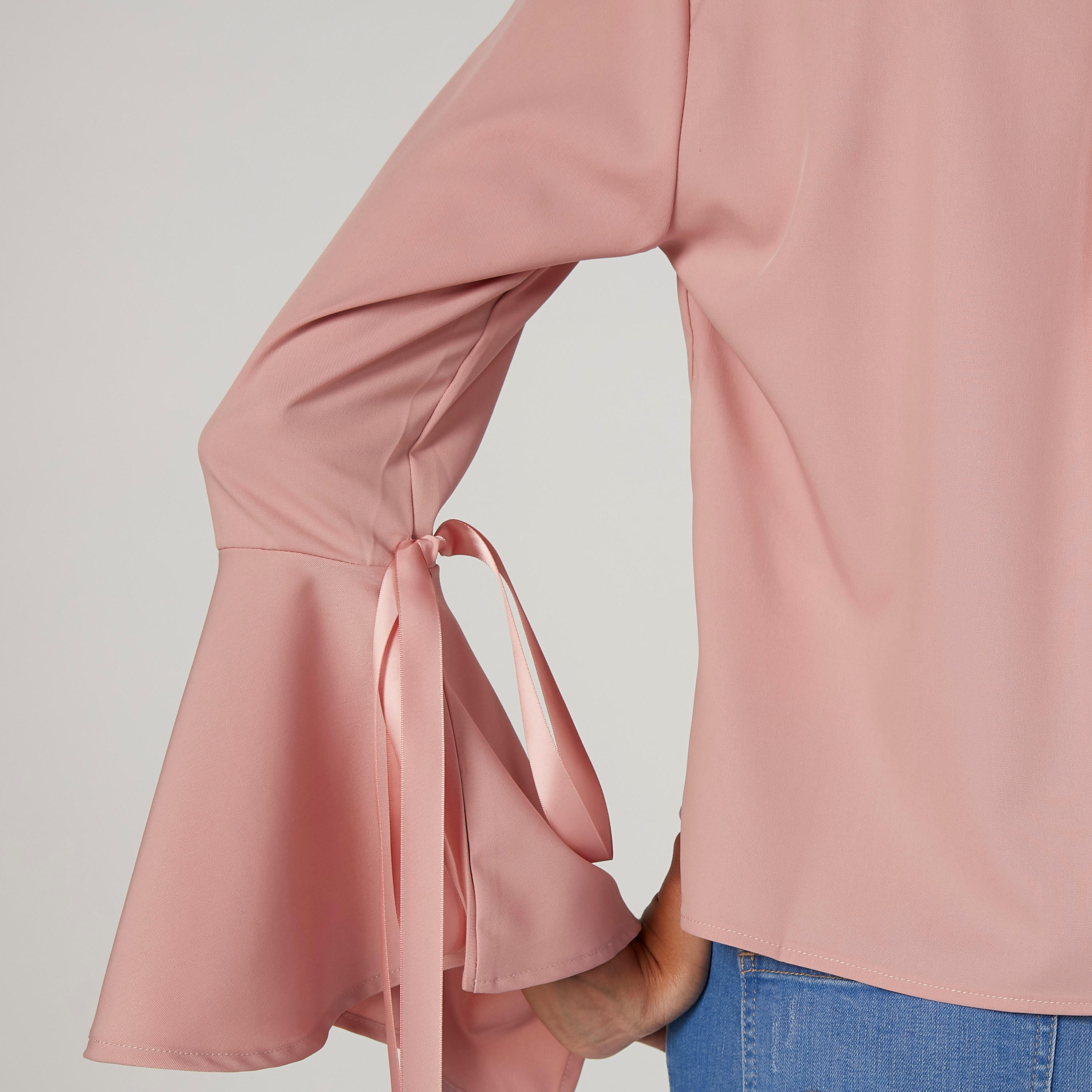 بلوزة سادة بياقة V وأكمام جرس-women-clothing-shirtsandblouses-blouses-image-5