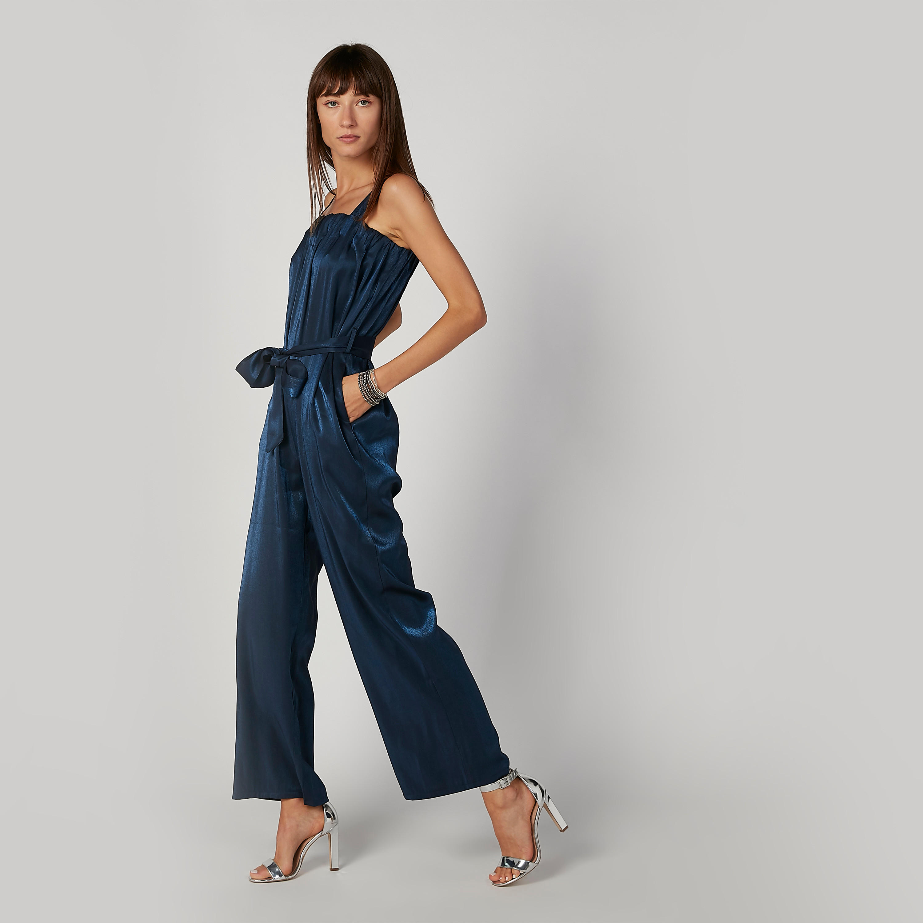 أفرول بارز الملمس دون أكمام بجيوب وأربطة-women-clothing-jumpsuits-image-3