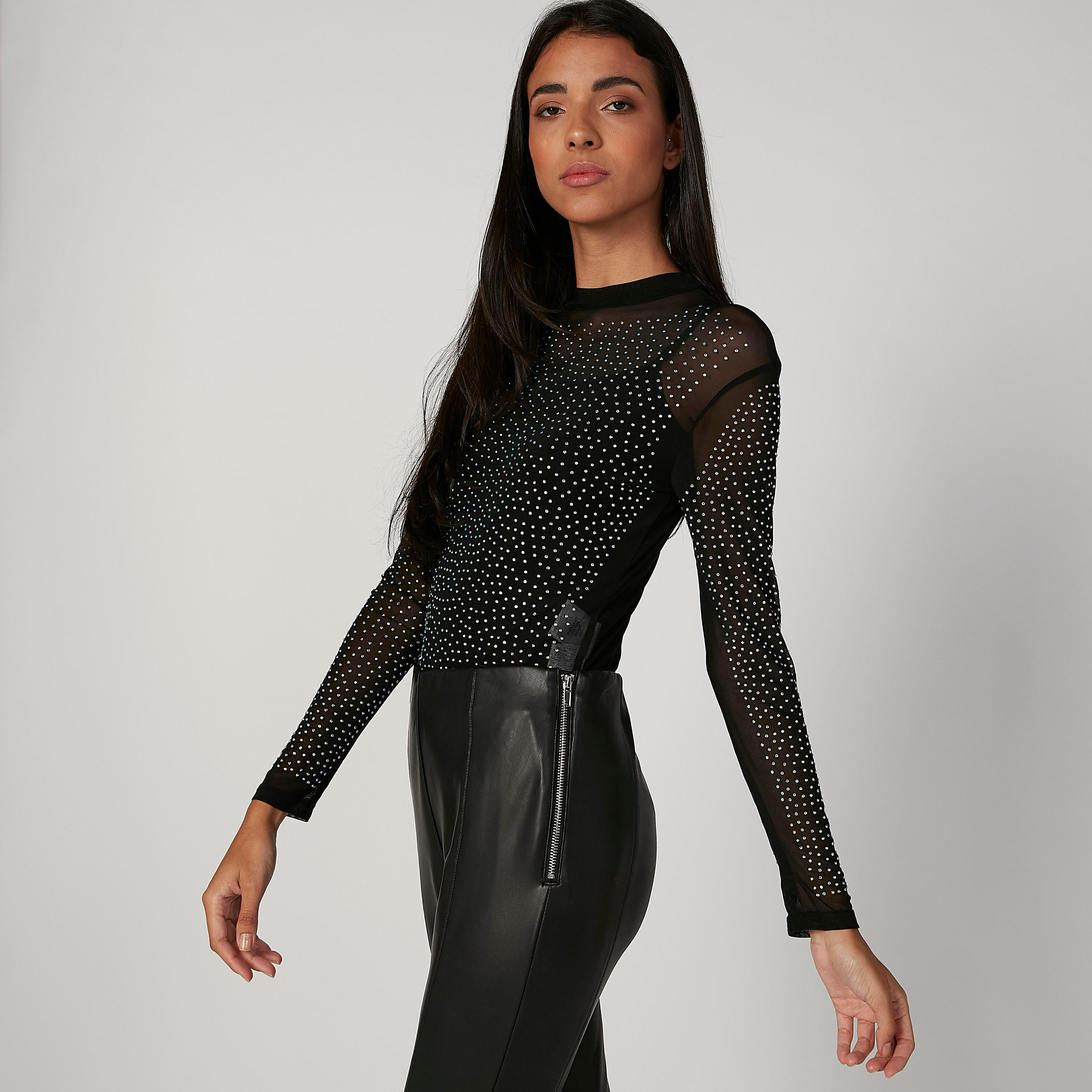 بلوزة سليم مزيّنة بياقة مستديرة وأكمام طويلة-women-clothing-shirtsandblouses-blouses-image-3