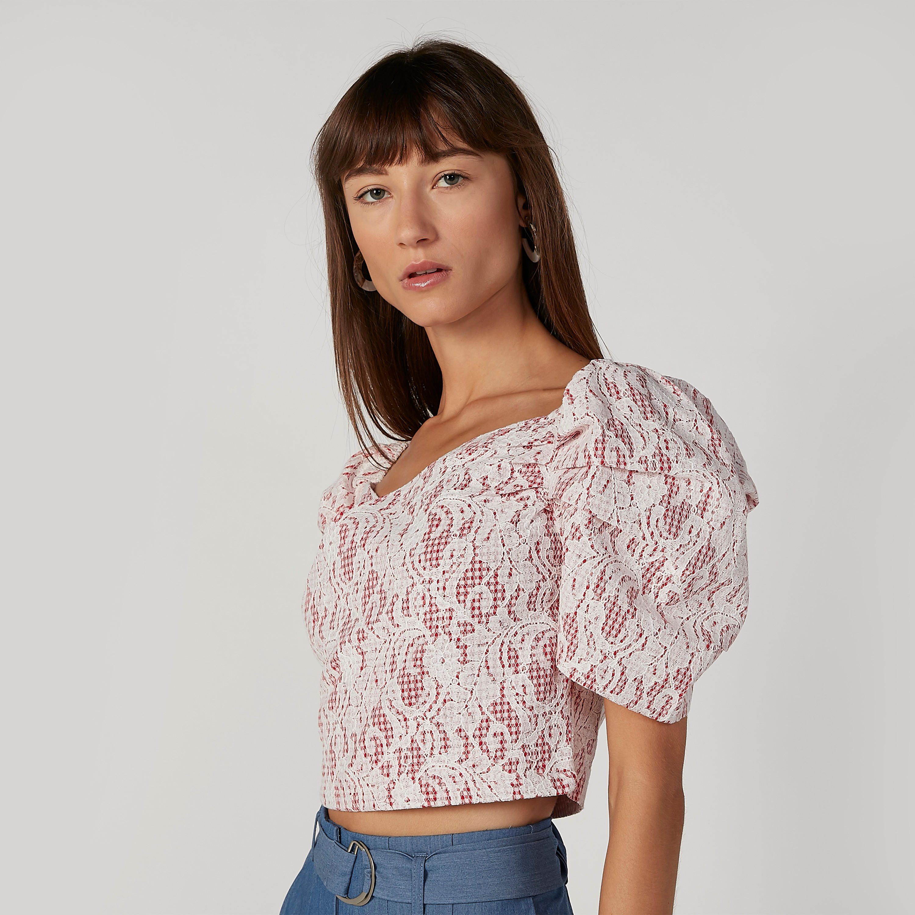 بلوزة قصيرة بارزة الملمس بياقة V وأكمام قصيرة-women-clothing-shirtsandblouses-blouses-image-1