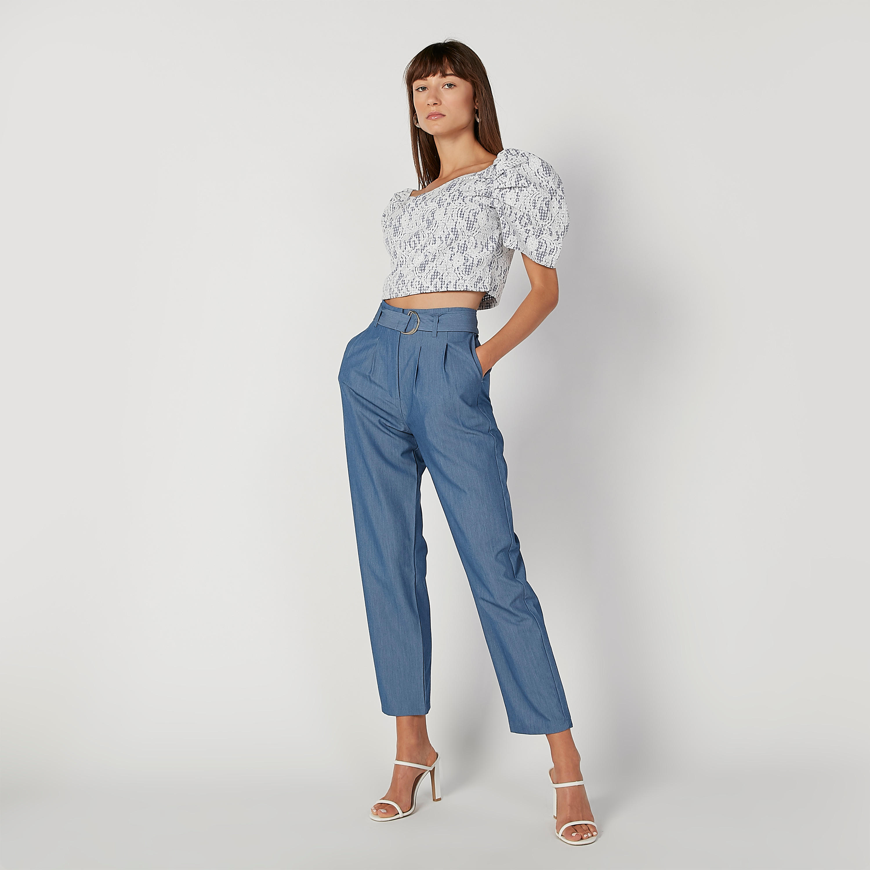 بلوزة قصيرة بارزة الملمس بياقة V وأكمام قصيرة-women-clothing-shirtsandblouses-blouses-image-3