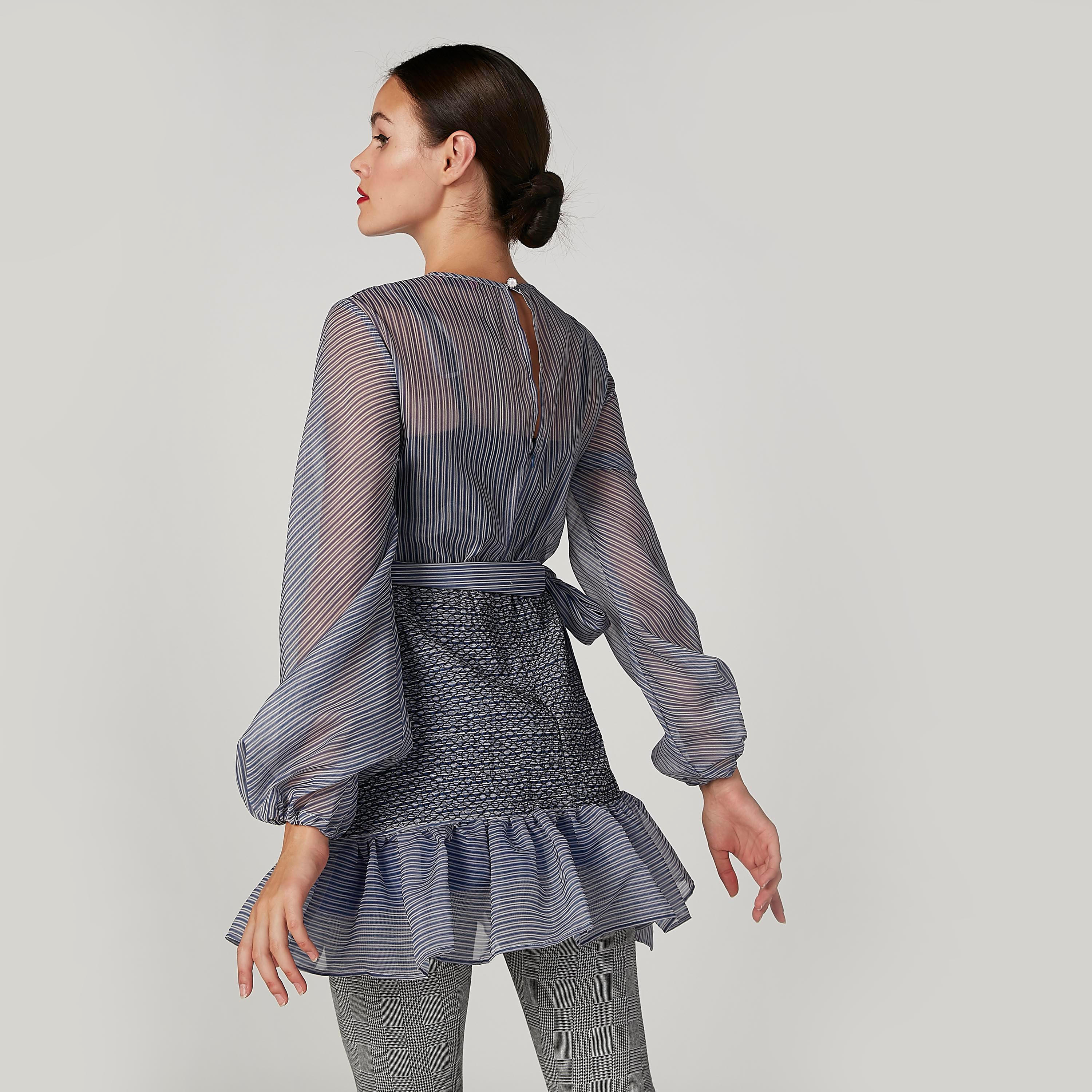 بلوزة مقلّمة بأكمام بيشوب وأربطة-women-clothing-shirtsandblouses-blouses-image-2