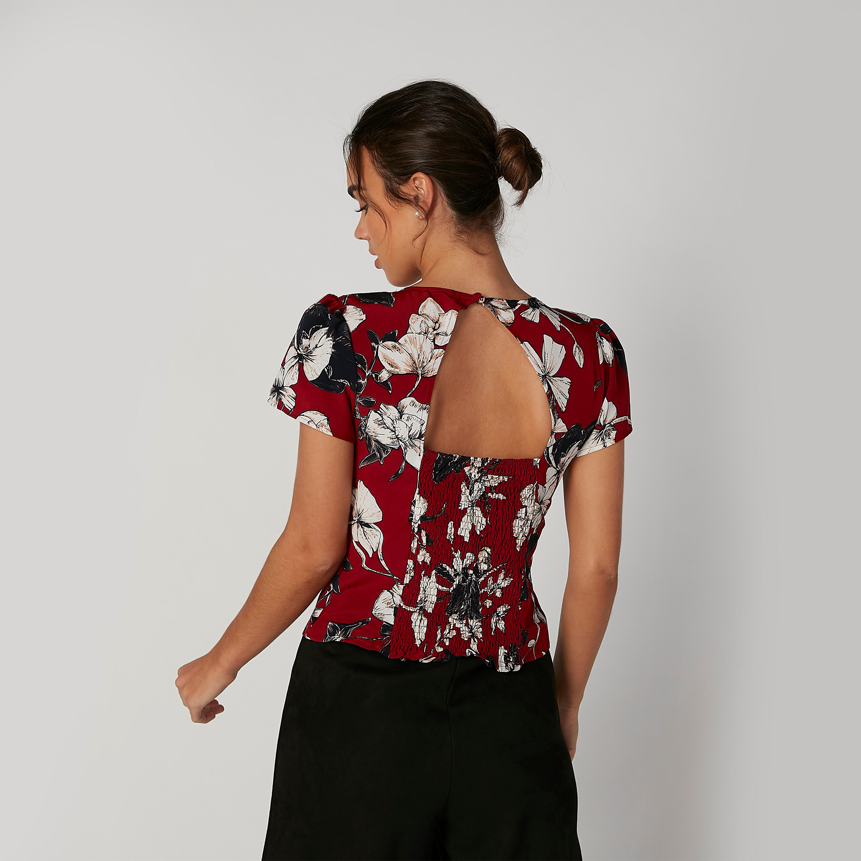 بلوزة قصيرة سليم بأكمام قصيرة وأربطة وطبعات-women-clothing-shirtsandblouses-blouses-image-3