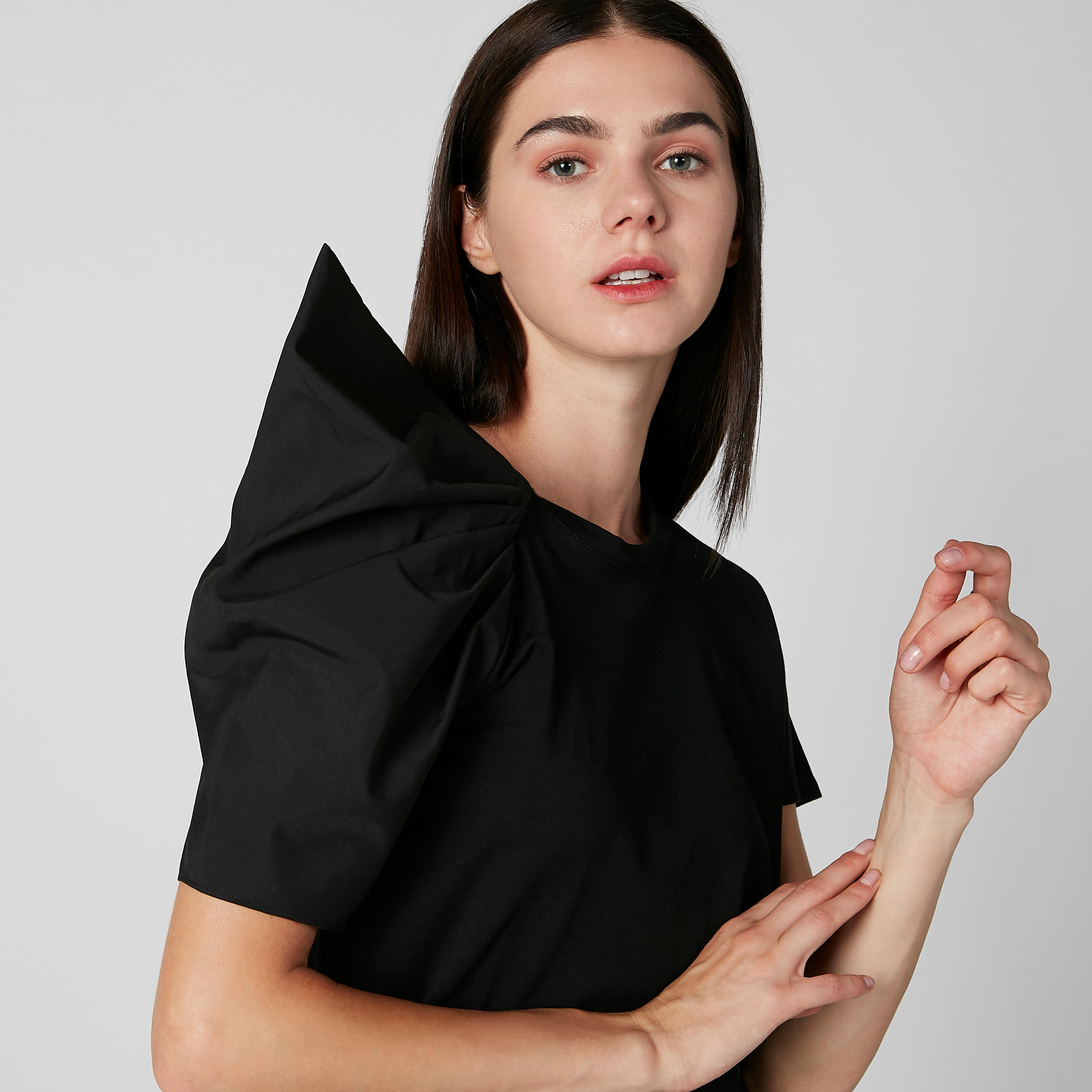 بلوزة سادة بياقة مستديرة وأكمام قصيرة-women-clothing-shirtsandblouses-blouses-image-2