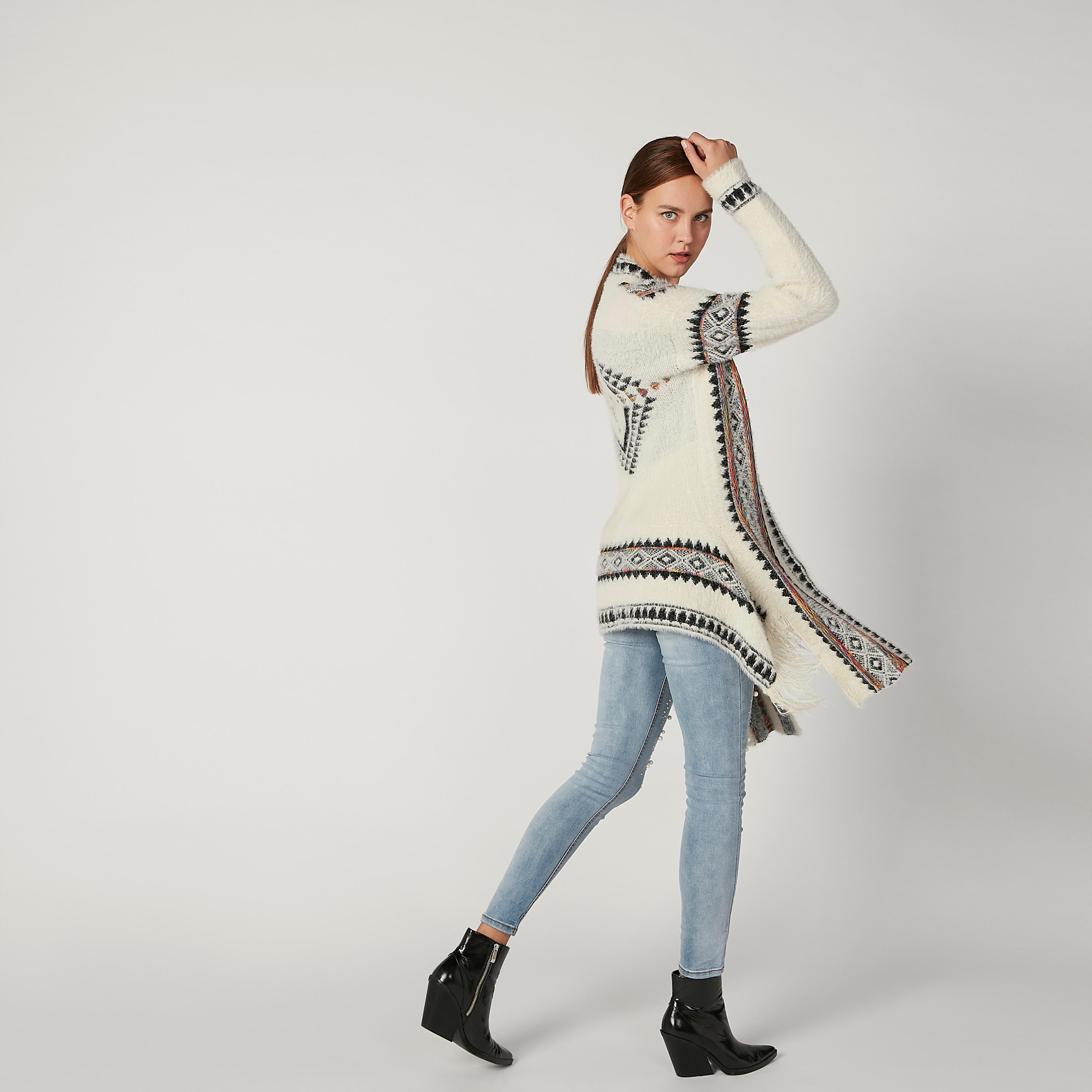 كارديجان طويل بقصّة واسعة وأكمام طويلة وطبعات-women-winterwear-cardigansandjumpers-cardigans-image-4