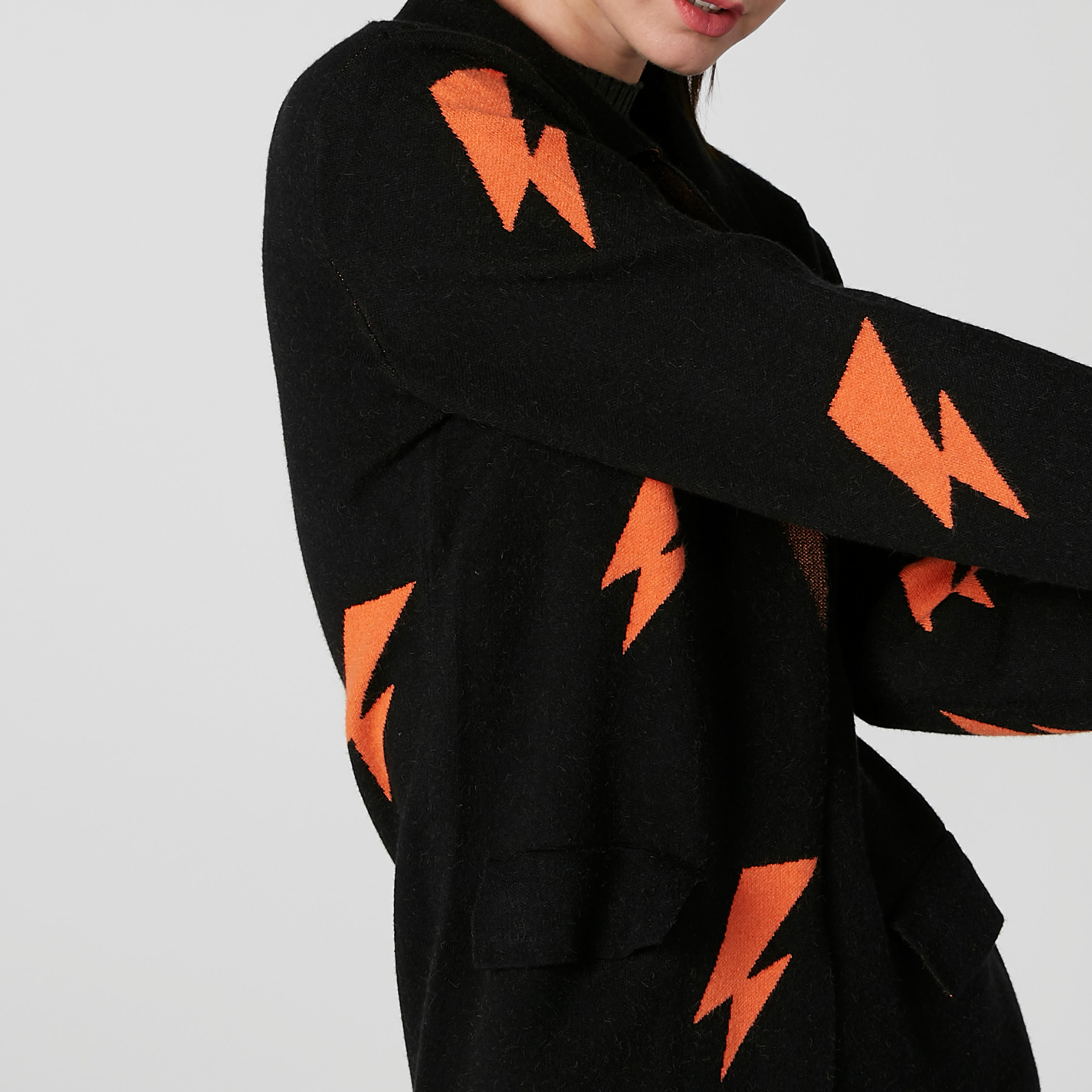 كارديجان طويل بأكمام طويلة وطبعات-women-winterwear-cardigansandjumpers-cardigans-image-2