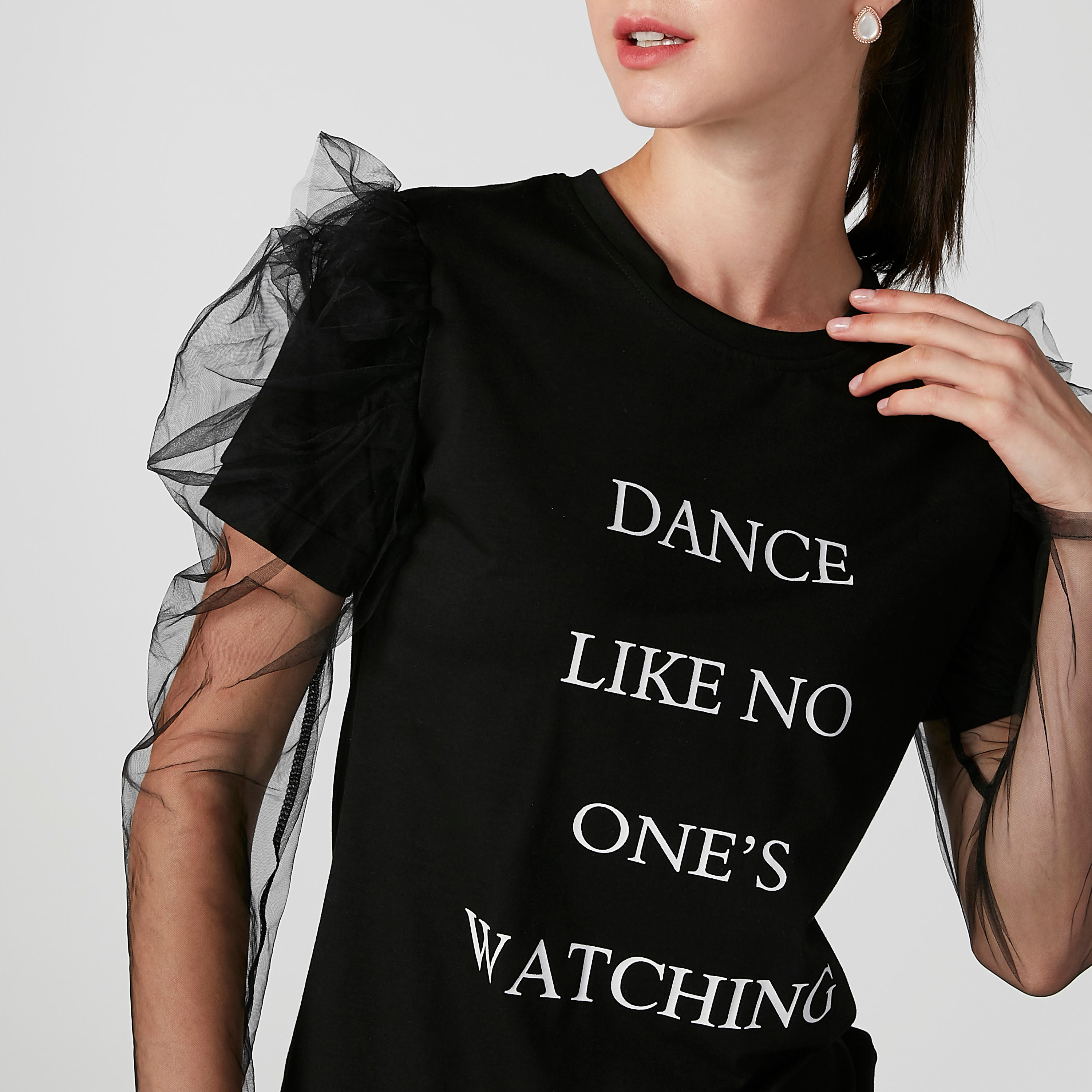 تيشيرت بياقة مستديرة وأكمام طويلة وطبعات-women-clothing-tshirts-image-3
