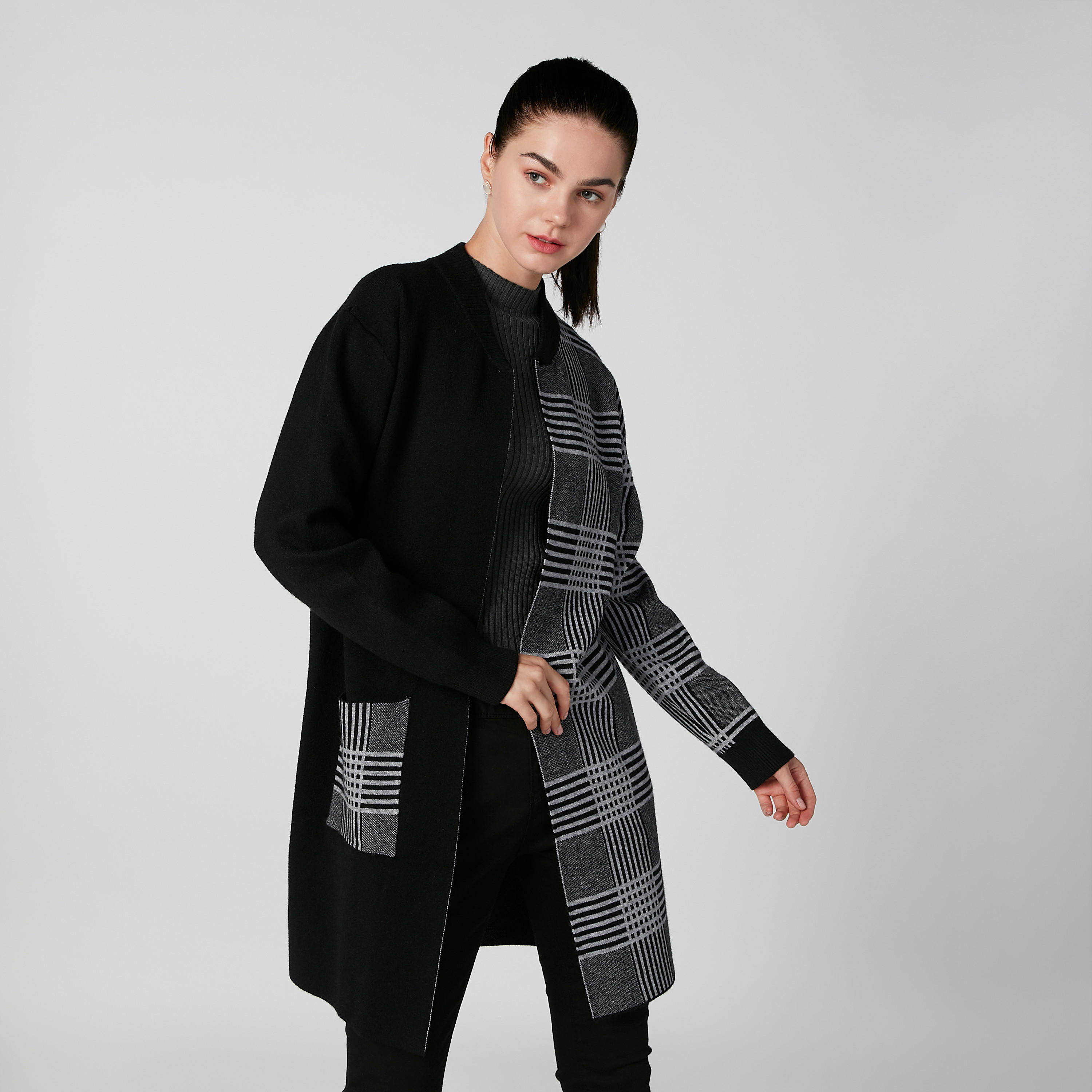 معطف طويل كاروهات بأكمام طويلة وجيوب-women-clothing-coatsandjackets-coats-image-1