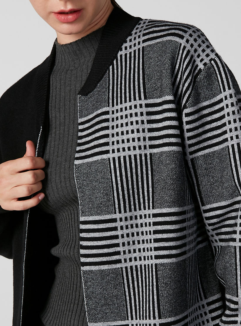 معطف طويل كاروهات بأكمام طويلة وجيوب-women-clothing-coatsandjackets-coats-image-3