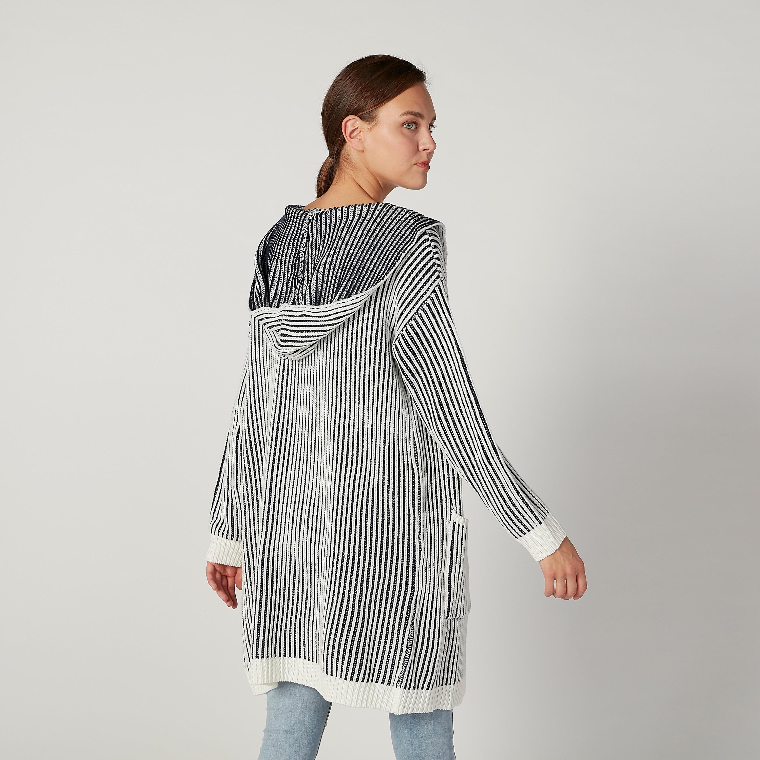 كارديجان طويل مخطط بأكمام طويلة وجيوب-women-winterwear-cardigansandjumpers-cardigans-image-4