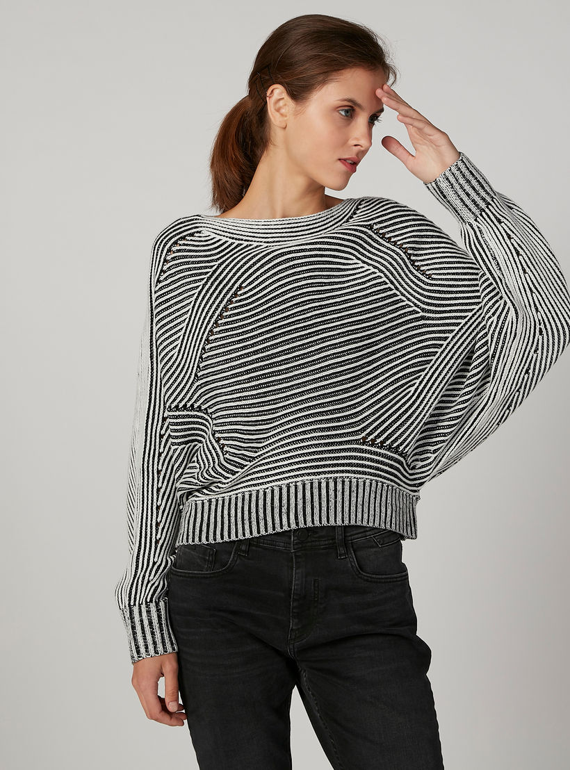 كنزة مقلّمة بقصّة واسعة وياقة مستديرة وأكمام طويلة-women-clothing-cardigansandjumpers-jumpers-image-1