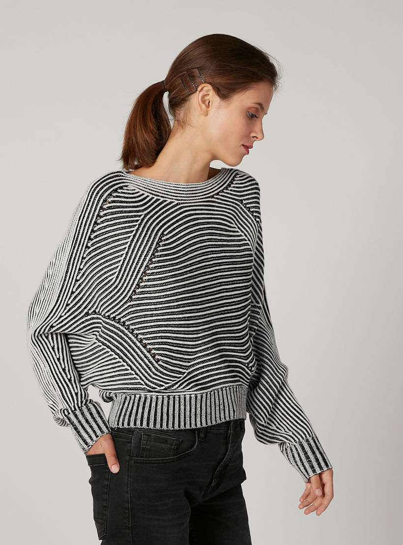 كنزة مقلّمة بقصّة واسعة وياقة مستديرة وأكمام طويلة-women-clothing-cardigansandjumpers-jumpers-image-4