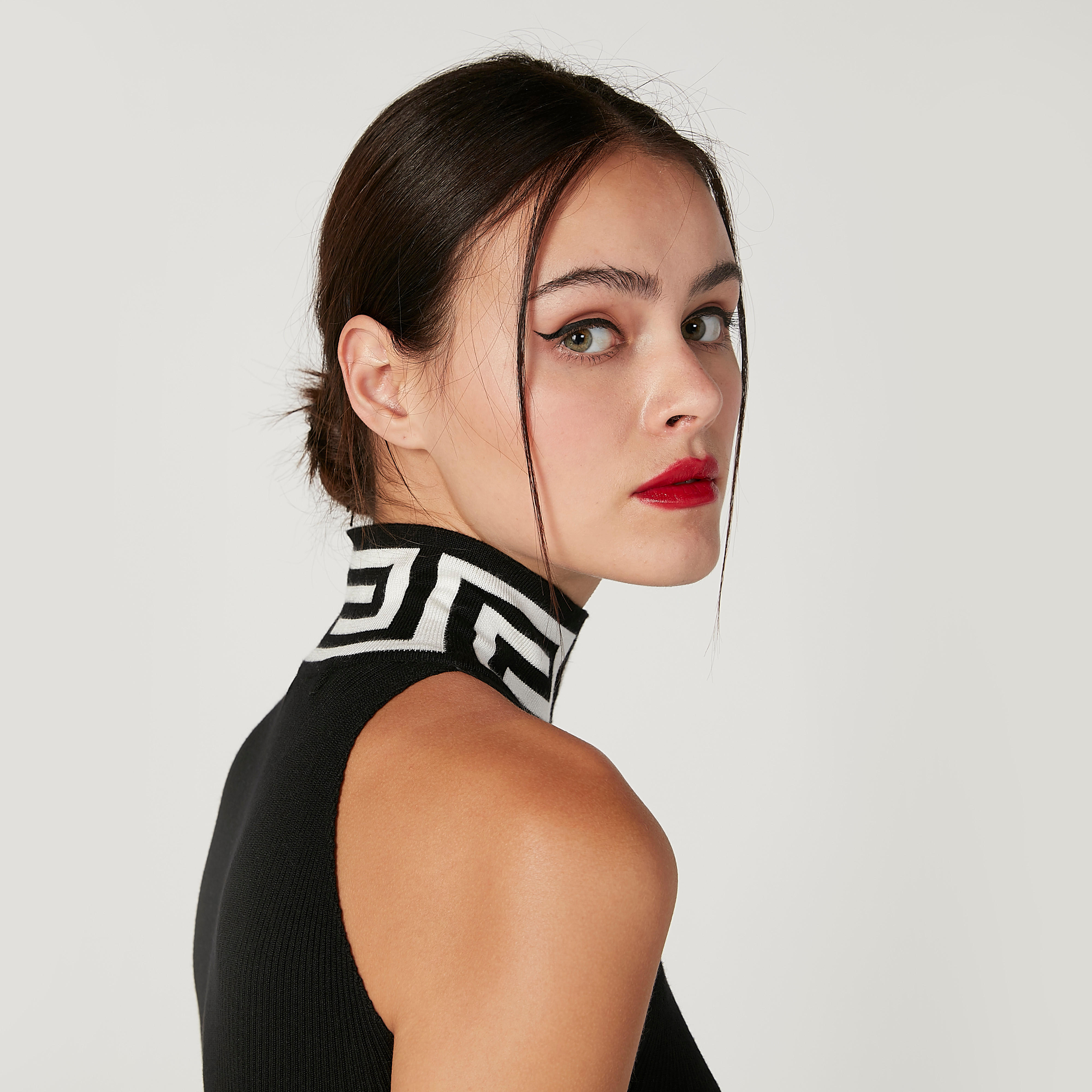 فستان ميدي بارز الملمس دون أكمام بياقة عالية من تو إكستريمز-women-clothing-dresses-image-2