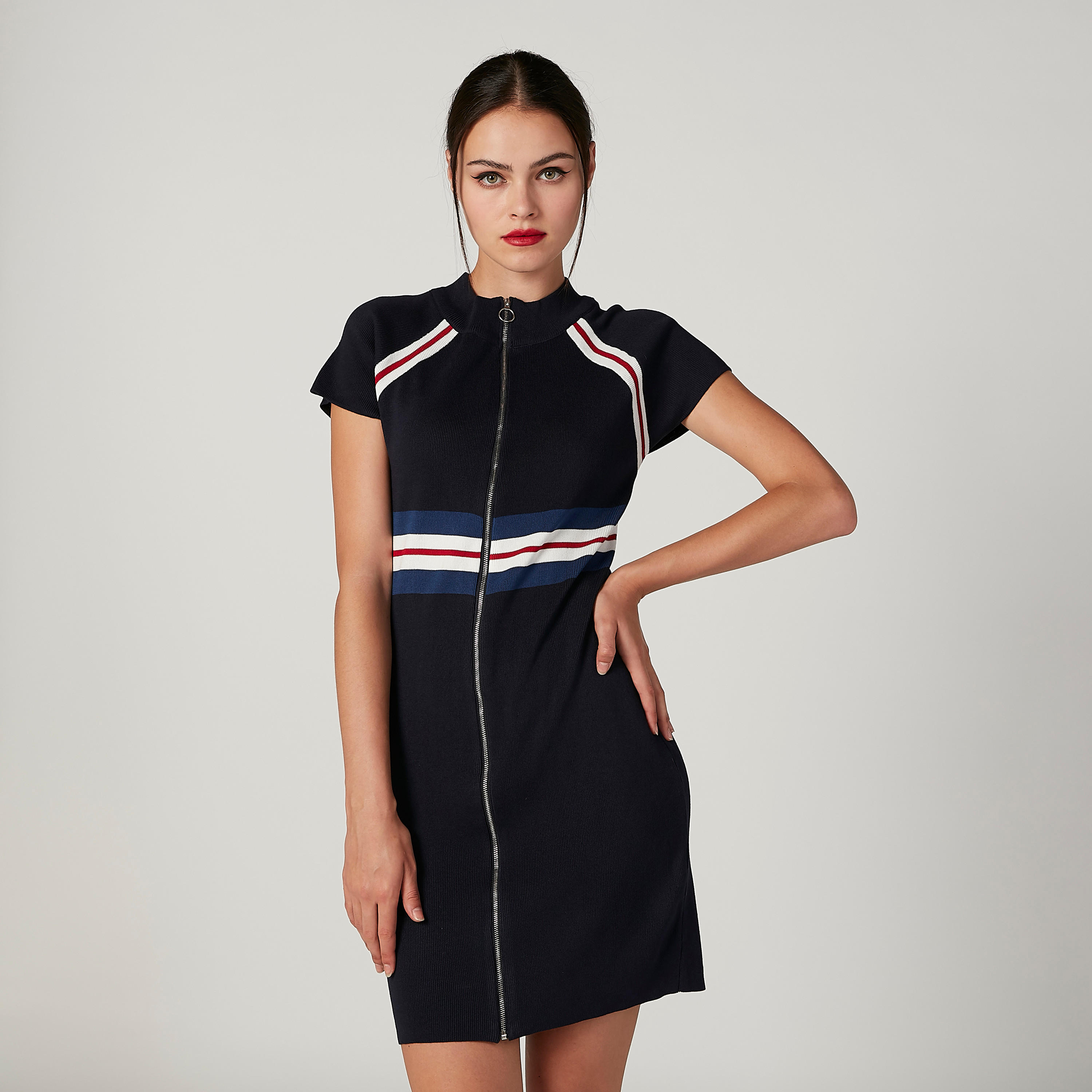 فستان ميدي مقلّم بقصّة ضيّقة وأكمام كاب وسحّاب-women-clothing-dresses-image-1